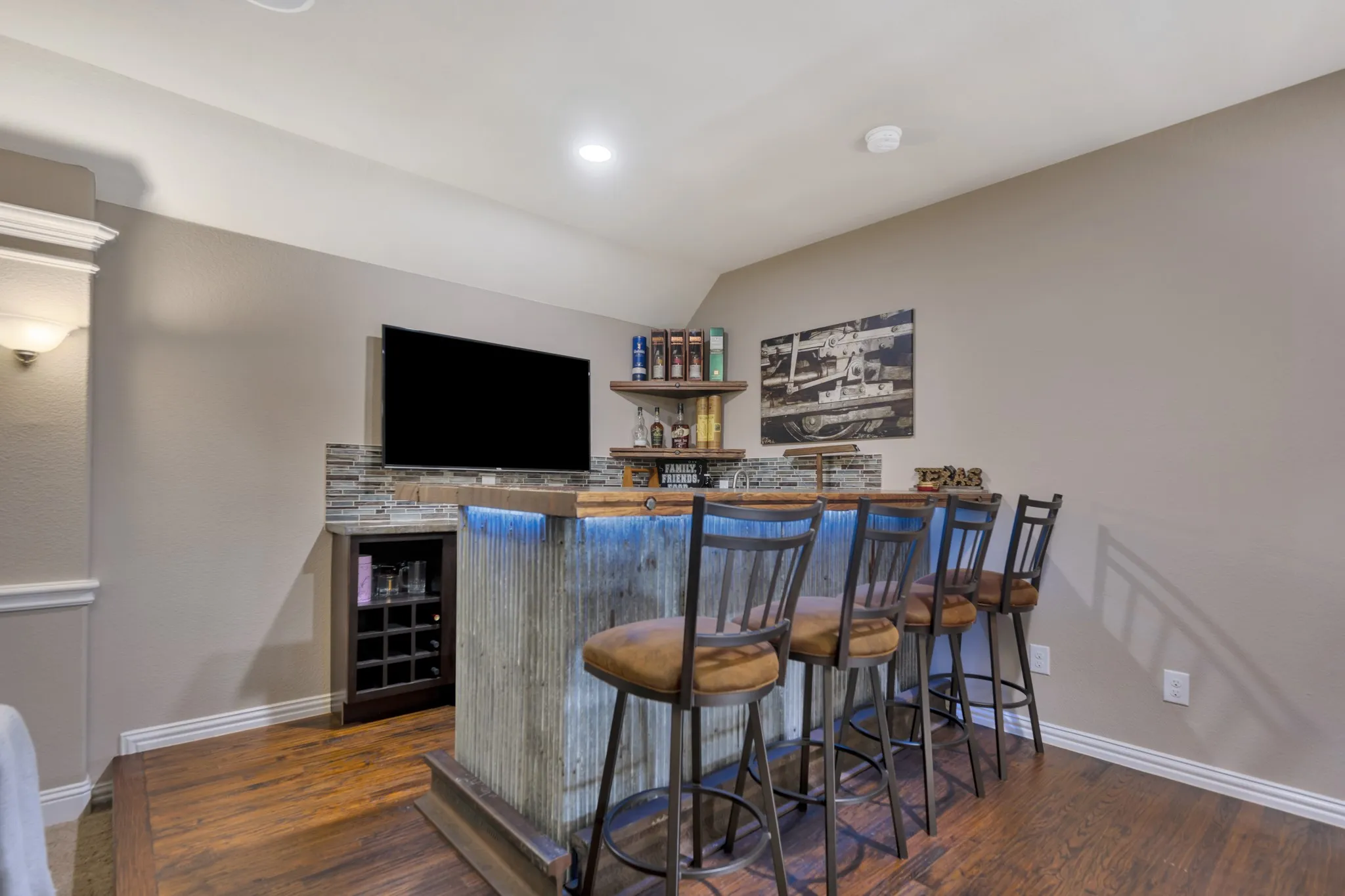 Single Family Residence For Sale in Tarrant County , 6956 Finch Drive, North Richland Hills, Texas 76182, 3 Bedroom, 3 Bathroom, 2 Garage spaces, 2,424 Sqft, built in 2012, mls#21373400, Real Estate Agent in North Richland Hills, Homes For Sale in Tarrant county, Homes For Sale in North Richland Hills, Realtor in North Richland Hills Texas, Real Estate Brokerage Independent Realty Texas, Luminita Cordes Realtor