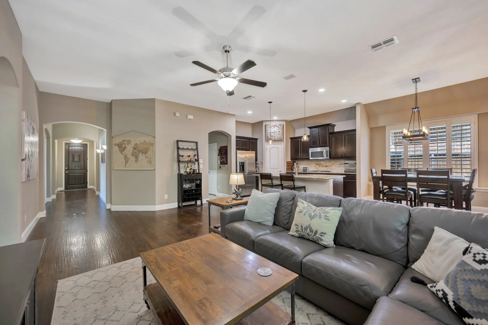 Single Family Residence For Sale in Tarrant County , 6956 Finch Drive, North Richland Hills, Texas 76182, 3 Bedroom, 3 Bathroom, 2 Garage spaces, 2,424 Sqft, built in 2012, mls#21373400, Real Estate Agent in North Richland Hills, Homes For Sale in Tarrant county, Homes For Sale in North Richland Hills, Realtor in North Richland Hills Texas, Real Estate Brokerage Independent Realty Texas, Luminita Cordes Realtor