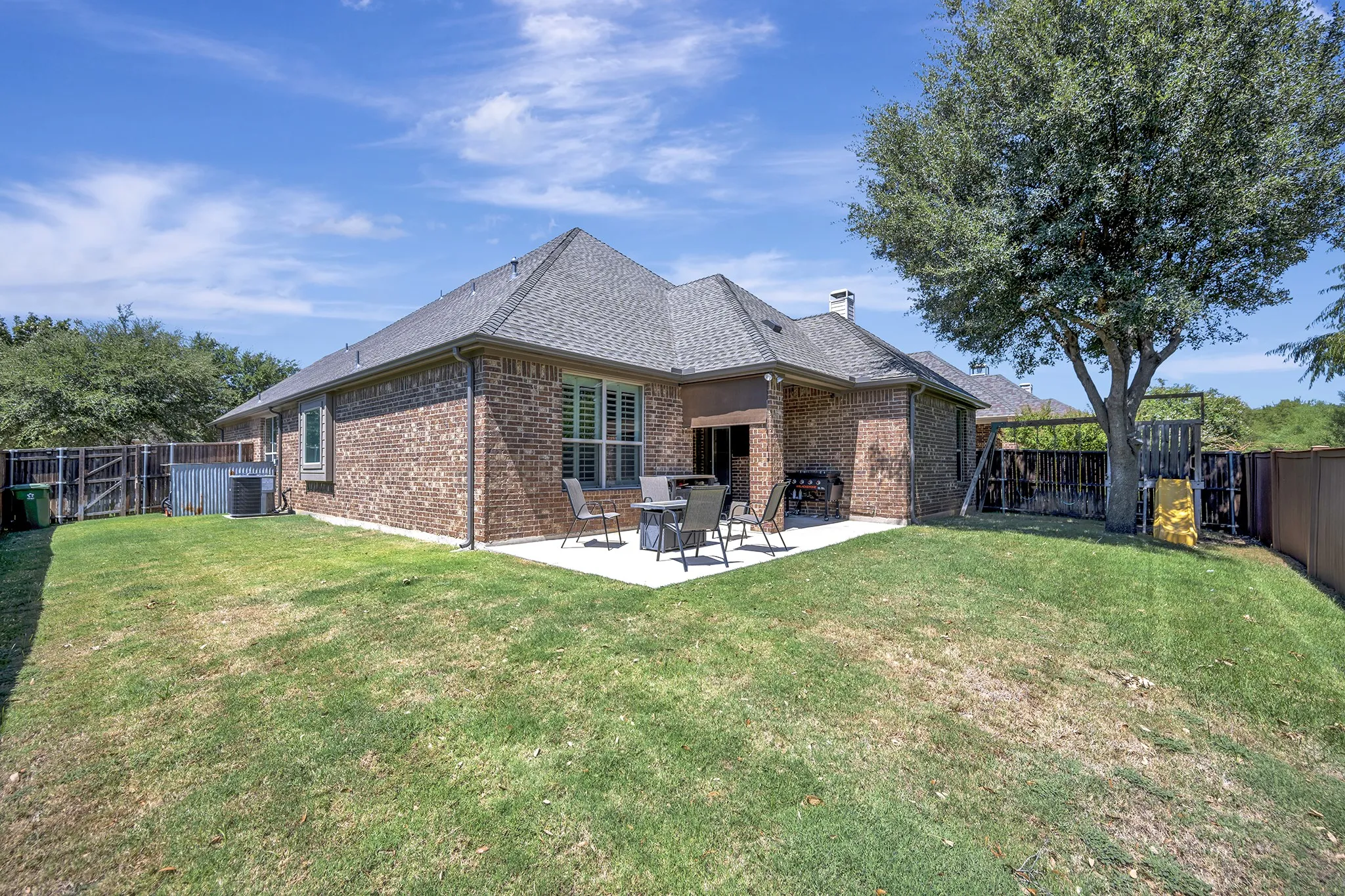Single Family Residence For Sale in Tarrant County , 6956 Finch Drive, North Richland Hills, Texas 76182, 3 Bedroom, 3 Bathroom, 2 Garage spaces, 2,424 Sqft, built in 2012, mls#21373400, Real Estate Agent in North Richland Hills, Homes For Sale in Tarrant county, Homes For Sale in North Richland Hills, Realtor in North Richland Hills Texas, Real Estate Brokerage Independent Realty Texas, Luminita Cordes Realtor