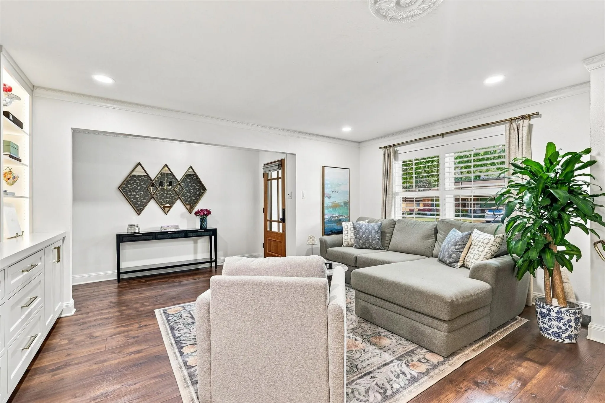 Single Family Residence For Sale in Dallas County , 614 Parkview Lane, Richardson, Texas 75080, 4 Bedroom, 3 Bathroom, 2 Garage spaces, 2,007 Sqft, built in 1964, mls#21373618, Real Estate Agent in Richardson, Homes For Sale in Dallas county, Homes For Sale in Richardson, Realtor in Richardson Texas, Real Estate Brokerage Independent Realty Texas, Luminita Cordes Realtor