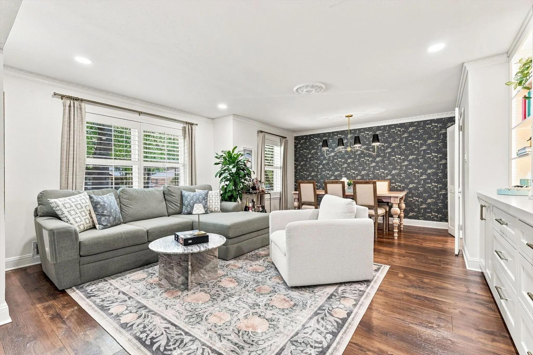 Single Family Residence For Sale in Dallas County , 614 Parkview Lane, Richardson, Texas 75080, 4 Bedroom, 3 Bathroom, 2 Garage spaces, 2,007 Sqft, built in 1964, mls#21373618, Real Estate Agent in Richardson, Homes For Sale in Dallas county, Homes For Sale in Richardson, Realtor in Richardson Texas, Real Estate Brokerage Independent Realty Texas, Luminita Cordes Realtor