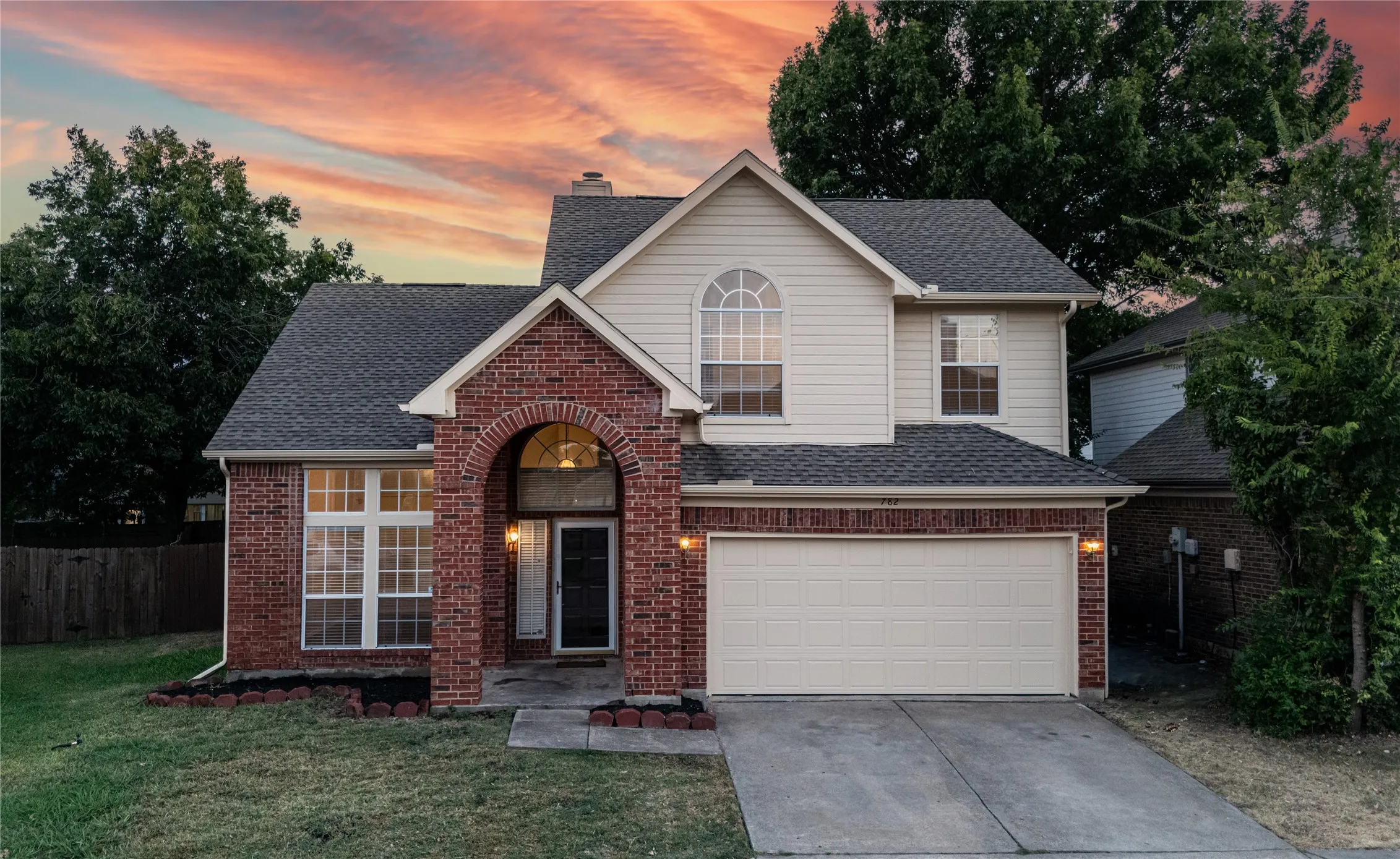 Single Family Residence For Sale in Collin County , 782 Renault Lane, Plano, Texas 75023, 3 Bedroom, 3 Bathroom, 2 Garage spaces, 1,919 Sqft, built in 1992, mls#21372998, Real Estate Agent in Plano, Homes For Sale in Collin county, Homes For Sale in Plano, Realtor in Plano Texas, Real Estate Brokerage Independent Realty Texas, Luminita Cordes Realtor