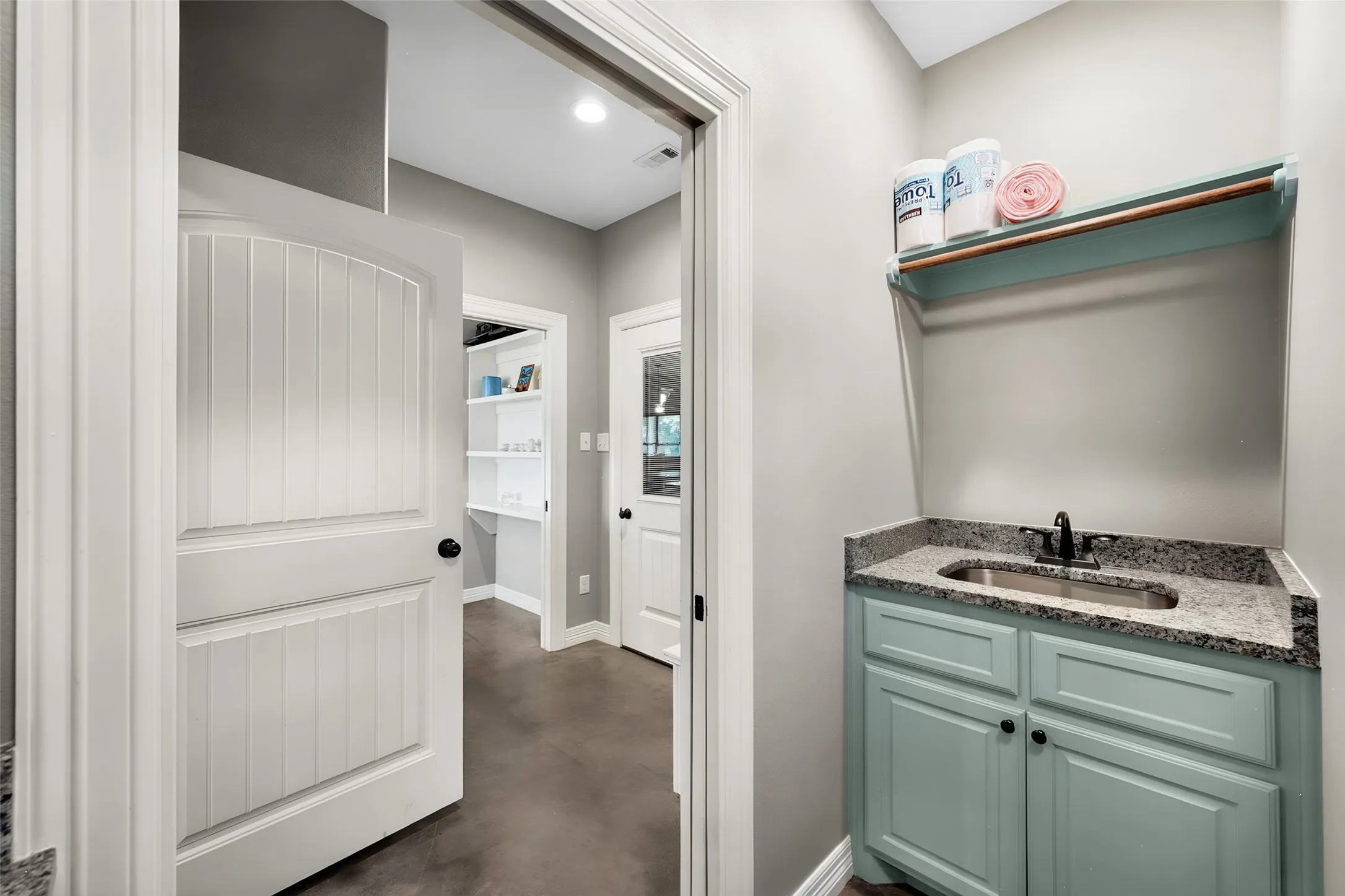 Single Family Residence For Sale in Navarro County , 193 Caddo Trail, Corsicana, Texas 75109, 3 Bedroom, 4 Bathroom, 2 Garage spaces, 2,287 Sqft, built in 2018, mls#21370238, Real Estate Agent in Corsicana, Homes For Sale in Navarro county, Homes For Sale in Corsicana, Realtor in Corsicana Texas, Real Estate Brokerage Independent Realty Texas, Luminita Cordes Realtor