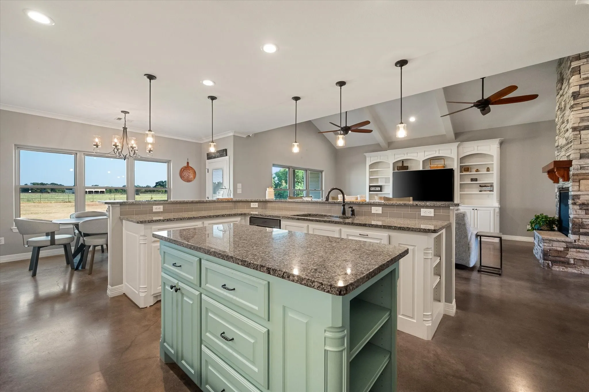 Single Family Residence For Sale in Navarro County , 193 Caddo Trail, Corsicana, Texas 75109, 3 Bedroom, 4 Bathroom, 2 Garage spaces, 2,287 Sqft, built in 2018, mls#21370238, Real Estate Agent in Corsicana, Homes For Sale in Navarro county, Homes For Sale in Corsicana, Realtor in Corsicana Texas, Real Estate Brokerage Independent Realty Texas, Luminita Cordes Realtor