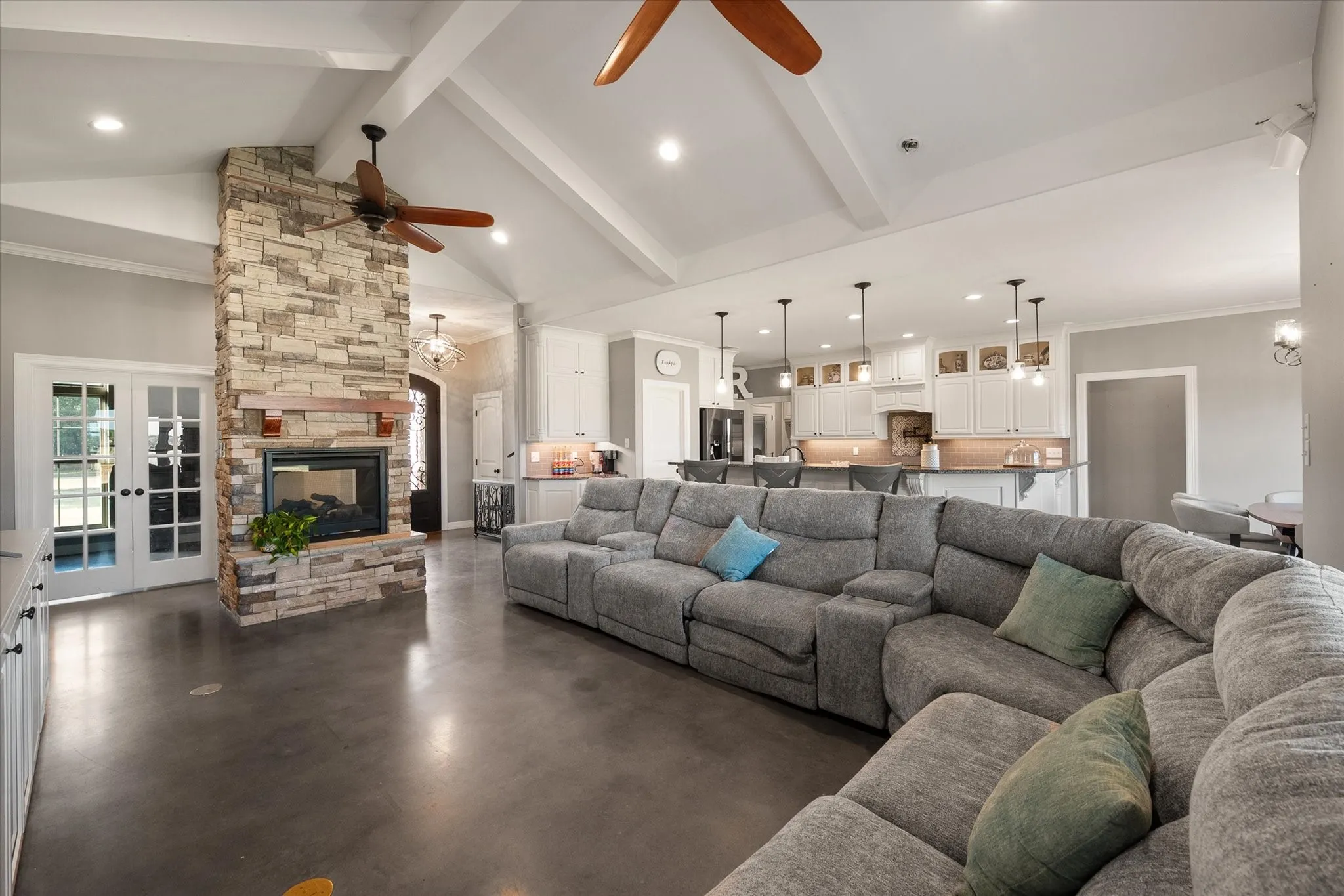 Single Family Residence For Sale in Navarro County , 193 Caddo Trail, Corsicana, Texas 75109, 3 Bedroom, 4 Bathroom, 2 Garage spaces, 2,287 Sqft, built in 2018, mls#21370238, Real Estate Agent in Corsicana, Homes For Sale in Navarro county, Homes For Sale in Corsicana, Realtor in Corsicana Texas, Real Estate Brokerage Independent Realty Texas, Luminita Cordes Realtor