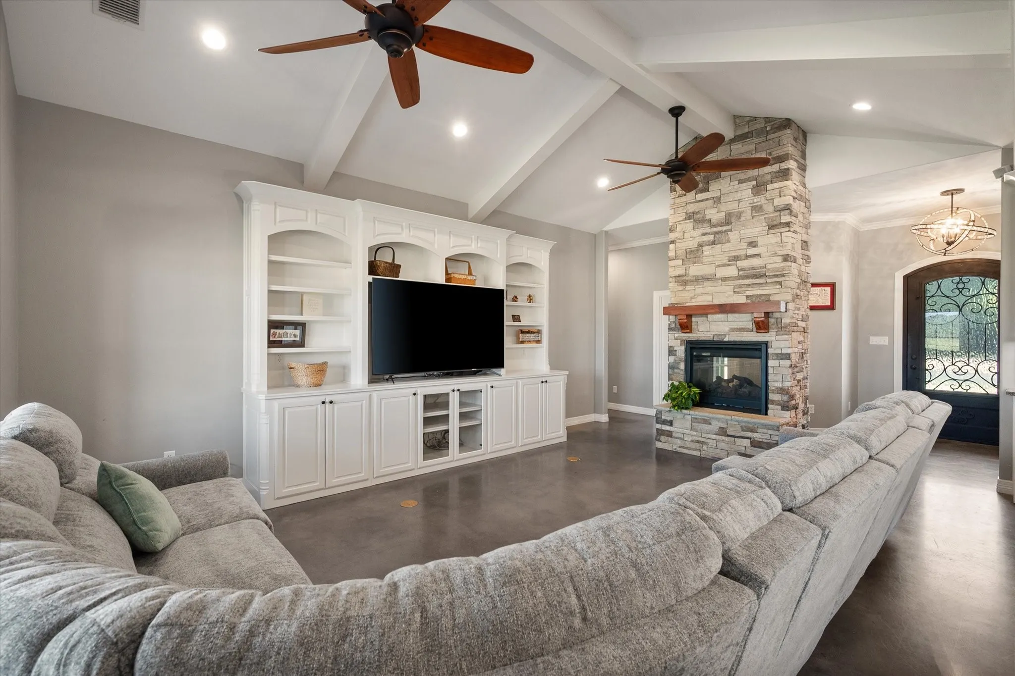 Single Family Residence For Sale in Navarro County , 193 Caddo Trail, Corsicana, Texas 75109, 3 Bedroom, 4 Bathroom, 2 Garage spaces, 2,287 Sqft, built in 2018, mls#21370238, Real Estate Agent in Corsicana, Homes For Sale in Navarro county, Homes For Sale in Corsicana, Realtor in Corsicana Texas, Real Estate Brokerage Independent Realty Texas, Luminita Cordes Realtor