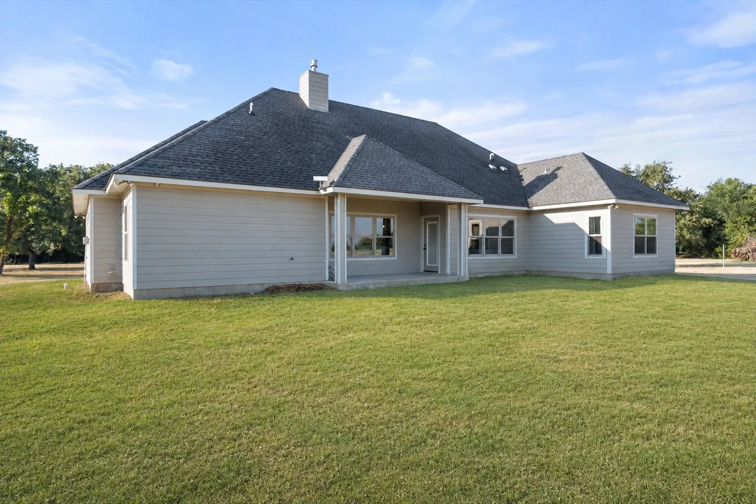 Single Family Residence For Sale in Navarro County , 193 Caddo Trail, Corsicana, Texas 75109, 3 Bedroom, 4 Bathroom, 2 Garage spaces, 2,287 Sqft, built in 2018, mls#21370238, Real Estate Agent in Corsicana, Homes For Sale in Navarro county, Homes For Sale in Corsicana, Realtor in Corsicana Texas, Real Estate Brokerage Independent Realty Texas, Luminita Cordes Realtor