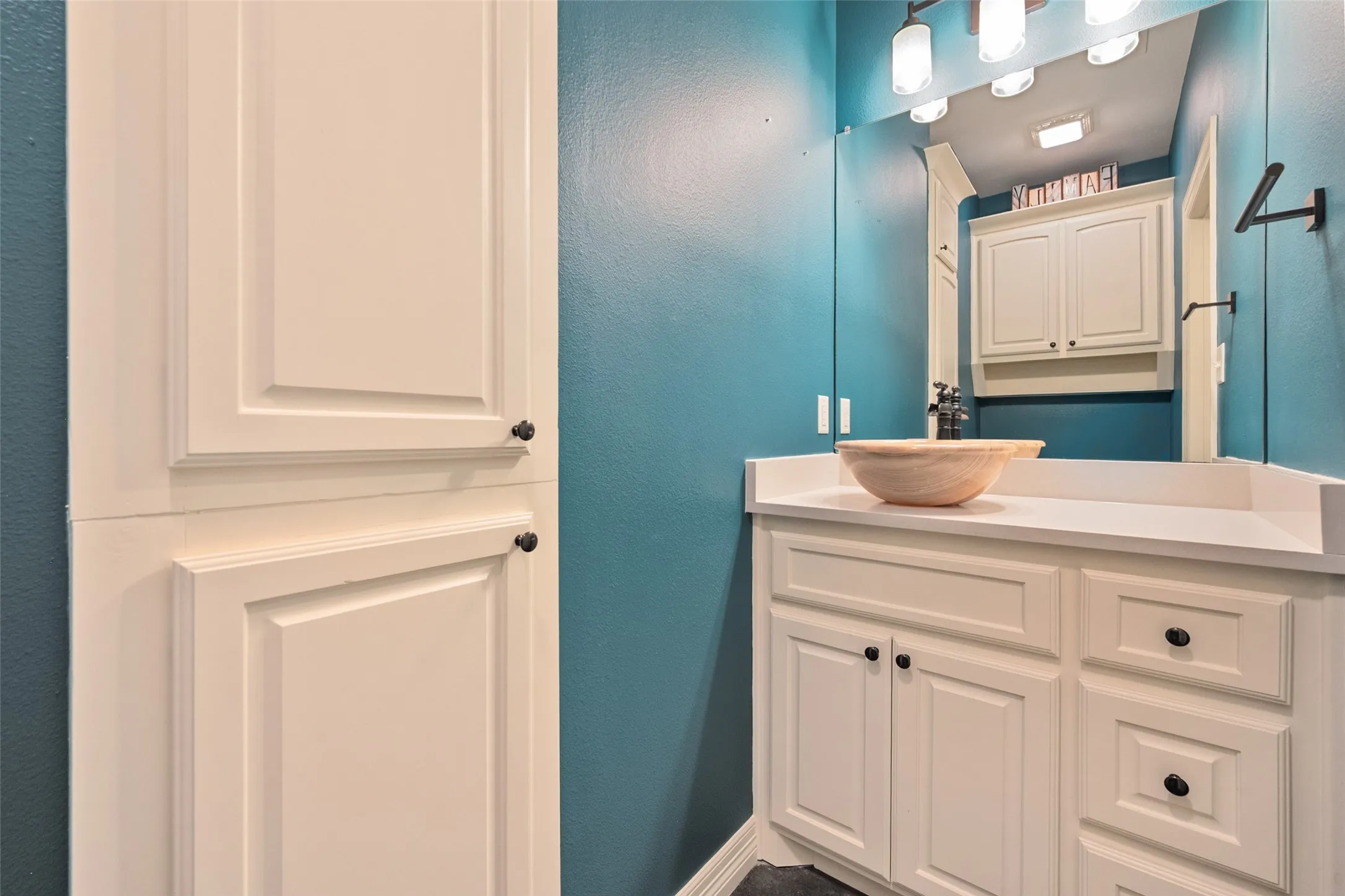 Single Family Residence For Sale in Navarro County , 193 Caddo Trail, Corsicana, Texas 75109, 3 Bedroom, 4 Bathroom, 2 Garage spaces, 2,287 Sqft, built in 2018, mls#21370238, Real Estate Agent in Corsicana, Homes For Sale in Navarro county, Homes For Sale in Corsicana, Realtor in Corsicana Texas, Real Estate Brokerage Independent Realty Texas, Luminita Cordes Realtor