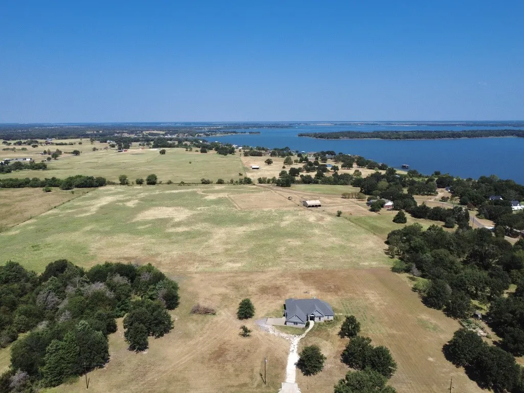 Single Family Residence For Sale in Navarro County , 193 Caddo Trail, Corsicana, Texas 75109, 3 Bedroom, 4 Bathroom, 2 Garage spaces, 2,287 Sqft, built in 2018, mls#21370238, Real Estate Agent in Corsicana, Homes For Sale in Navarro county, Homes For Sale in Corsicana, Realtor in Corsicana Texas, Real Estate Brokerage Independent Realty Texas, Luminita Cordes Realtor