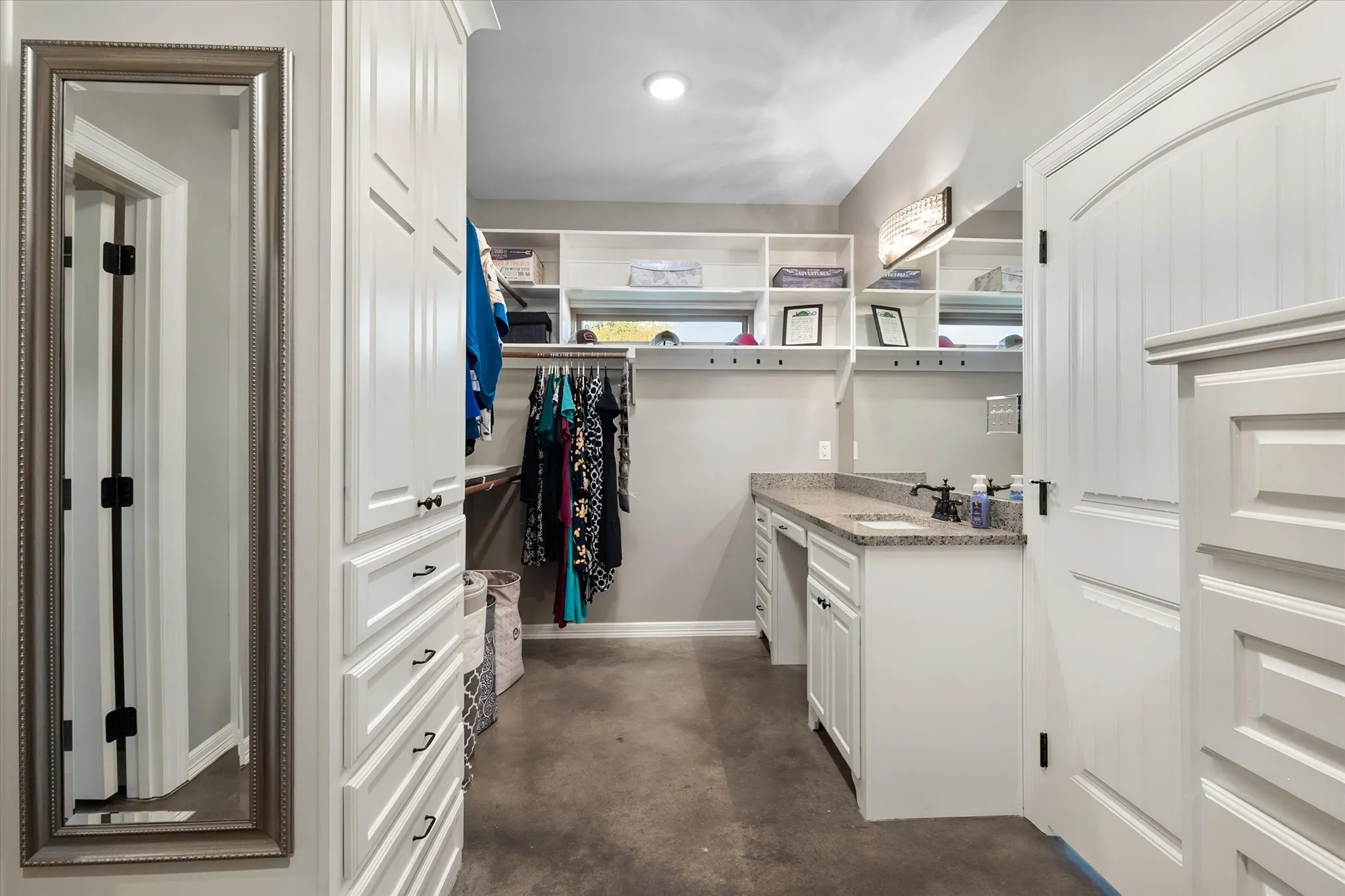Single Family Residence For Sale in Navarro County , 193 Caddo Trail, Corsicana, Texas 75109, 3 Bedroom, 4 Bathroom, 2 Garage spaces, 2,287 Sqft, built in 2018, mls#21370238, Real Estate Agent in Corsicana, Homes For Sale in Navarro county, Homes For Sale in Corsicana, Realtor in Corsicana Texas, Real Estate Brokerage Independent Realty Texas, Luminita Cordes Realtor