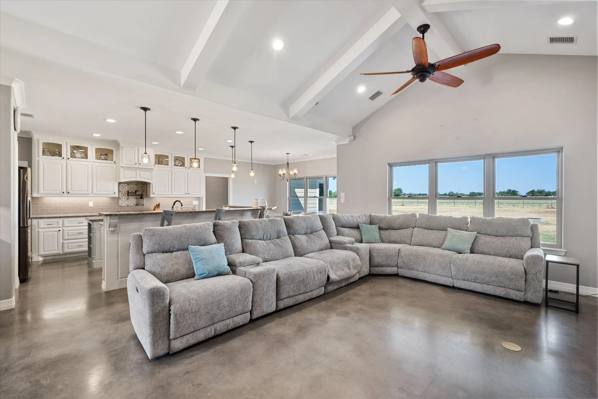 Single Family Residence For Sale in Navarro County , 193 Caddo Trail, Corsicana, Texas 75109, 3 Bedroom, 4 Bathroom, 2 Garage spaces, 2,287 Sqft, built in 2018, mls#21370238, Real Estate Agent in Corsicana, Homes For Sale in Navarro county, Homes For Sale in Corsicana, Realtor in Corsicana Texas, Real Estate Brokerage Independent Realty Texas, Luminita Cordes Realtor