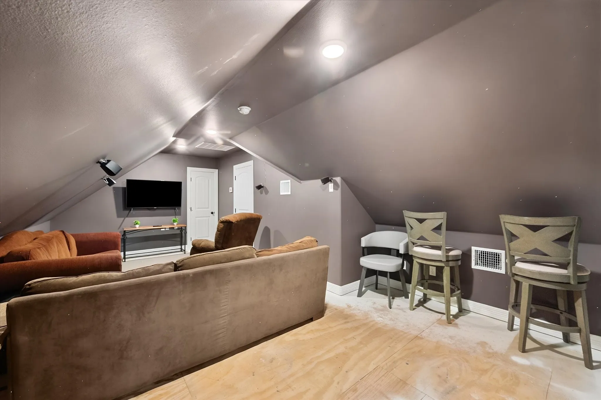 Single Family Residence For Sale in Navarro County , 193 Caddo Trail, Corsicana, Texas 75109, 3 Bedroom, 4 Bathroom, 2 Garage spaces, 2,287 Sqft, built in 2018, mls#21370238, Real Estate Agent in Corsicana, Homes For Sale in Navarro county, Homes For Sale in Corsicana, Realtor in Corsicana Texas, Real Estate Brokerage Independent Realty Texas, Luminita Cordes Realtor