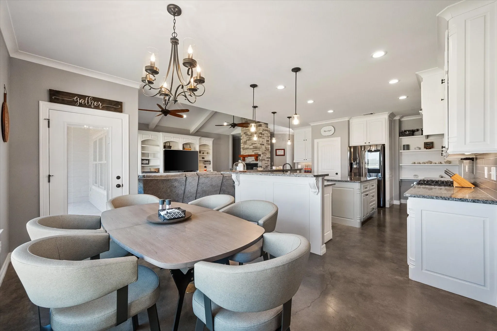 Single Family Residence For Sale in Navarro County , 193 Caddo Trail, Corsicana, Texas 75109, 3 Bedroom, 4 Bathroom, 2 Garage spaces, 2,287 Sqft, built in 2018, mls#21370238, Real Estate Agent in Corsicana, Homes For Sale in Navarro county, Homes For Sale in Corsicana, Realtor in Corsicana Texas, Real Estate Brokerage Independent Realty Texas, Luminita Cordes Realtor
