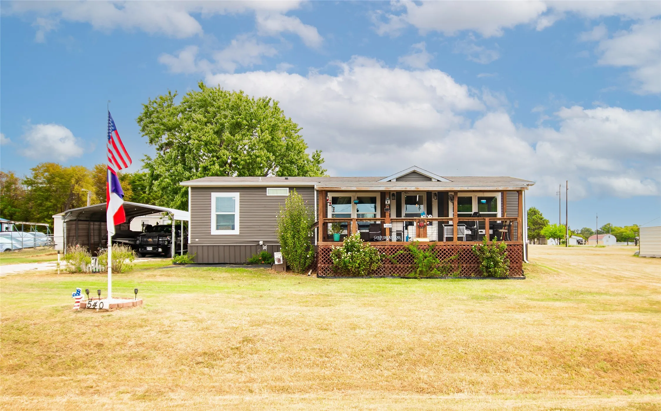 Manufactured Home For Sale in Wood County , 540 Waterfront, Quitman, Texas 75783, 3 Bedroom, 2 Bathroom, Garage spaces, 1,344 Sqft, built in 2024, mls#21373630, Real Estate Agent in Quitman, Homes For Sale in Wood county, Homes For Sale in Quitman, Realtor in Quitman Texas, Real Estate Brokerage Independent Realty Texas, Luminita Cordes Realtor