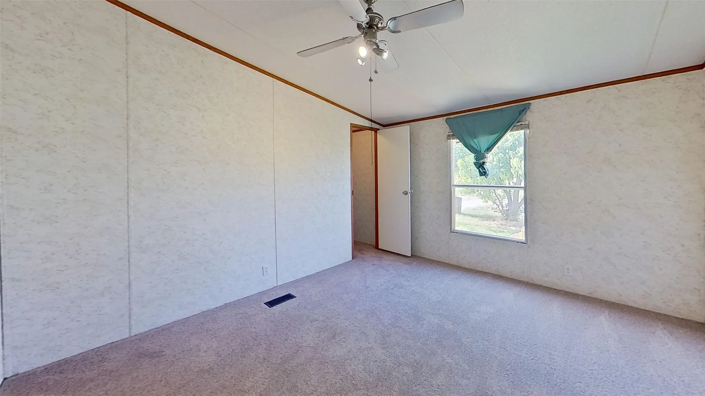 Mobile Home For Sale in Wise County , 441 Quail Chase Drive, Decatur, Texas 76234, 3 Bedroom, 2 Bathroom, Garage spaces, 1,456 Sqft, built in 2003, mls#21370189, Real Estate Agent in Decatur, Homes For Sale in Wise county, Homes For Sale in Decatur, Realtor in Decatur Texas, Real Estate Brokerage Independent Realty Texas, Luminita Cordes Realtor