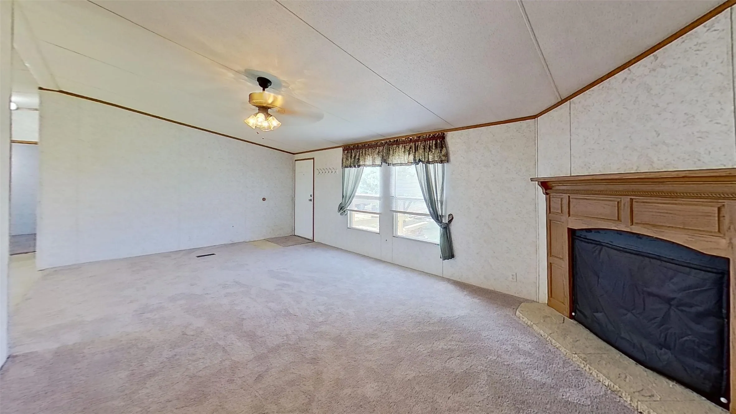 Mobile Home For Sale in Wise County , 441 Quail Chase Drive, Decatur, Texas 76234, 3 Bedroom, 2 Bathroom, Garage spaces, 1,456 Sqft, built in 2003, mls#21370189, Real Estate Agent in Decatur, Homes For Sale in Wise county, Homes For Sale in Decatur, Realtor in Decatur Texas, Real Estate Brokerage Independent Realty Texas, Luminita Cordes Realtor