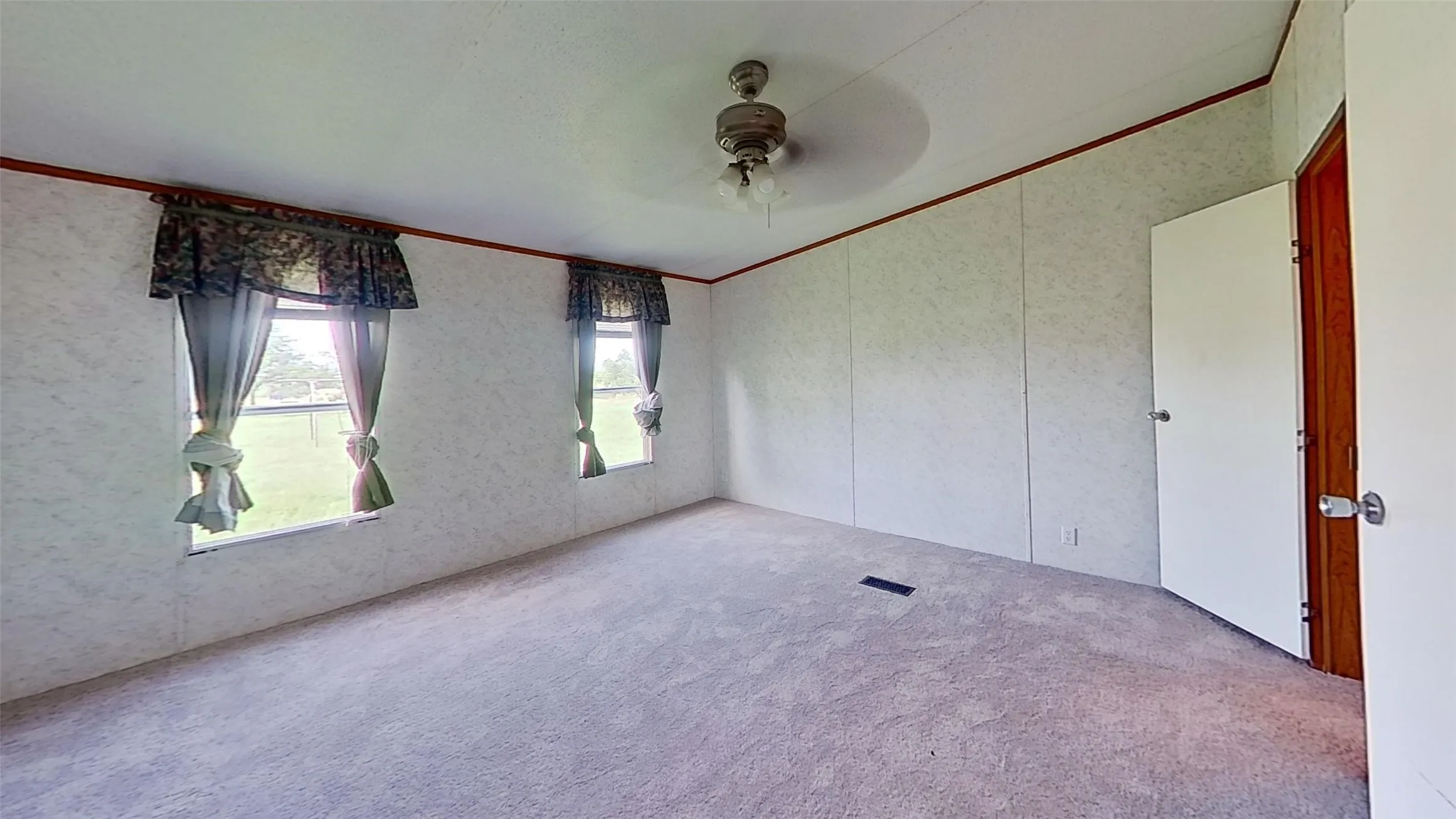Mobile Home For Sale in Wise County , 441 Quail Chase Drive, Decatur, Texas 76234, 3 Bedroom, 2 Bathroom, Garage spaces, 1,456 Sqft, built in 2003, mls#21370189, Real Estate Agent in Decatur, Homes For Sale in Wise county, Homes For Sale in Decatur, Realtor in Decatur Texas, Real Estate Brokerage Independent Realty Texas, Luminita Cordes Realtor