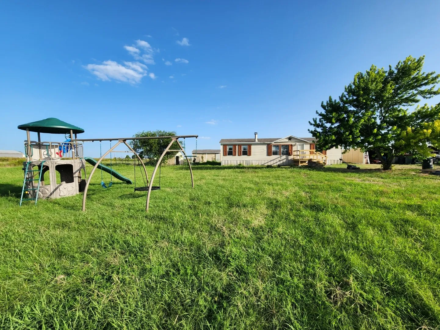 Mobile Home For Sale in Wise County , 441 Quail Chase Drive, Decatur, Texas 76234, 3 Bedroom, 2 Bathroom, Garage spaces, 1,456 Sqft, built in 2003, mls#21370189, Real Estate Agent in Decatur, Homes For Sale in Wise county, Homes For Sale in Decatur, Realtor in Decatur Texas, Real Estate Brokerage Independent Realty Texas, Luminita Cordes Realtor