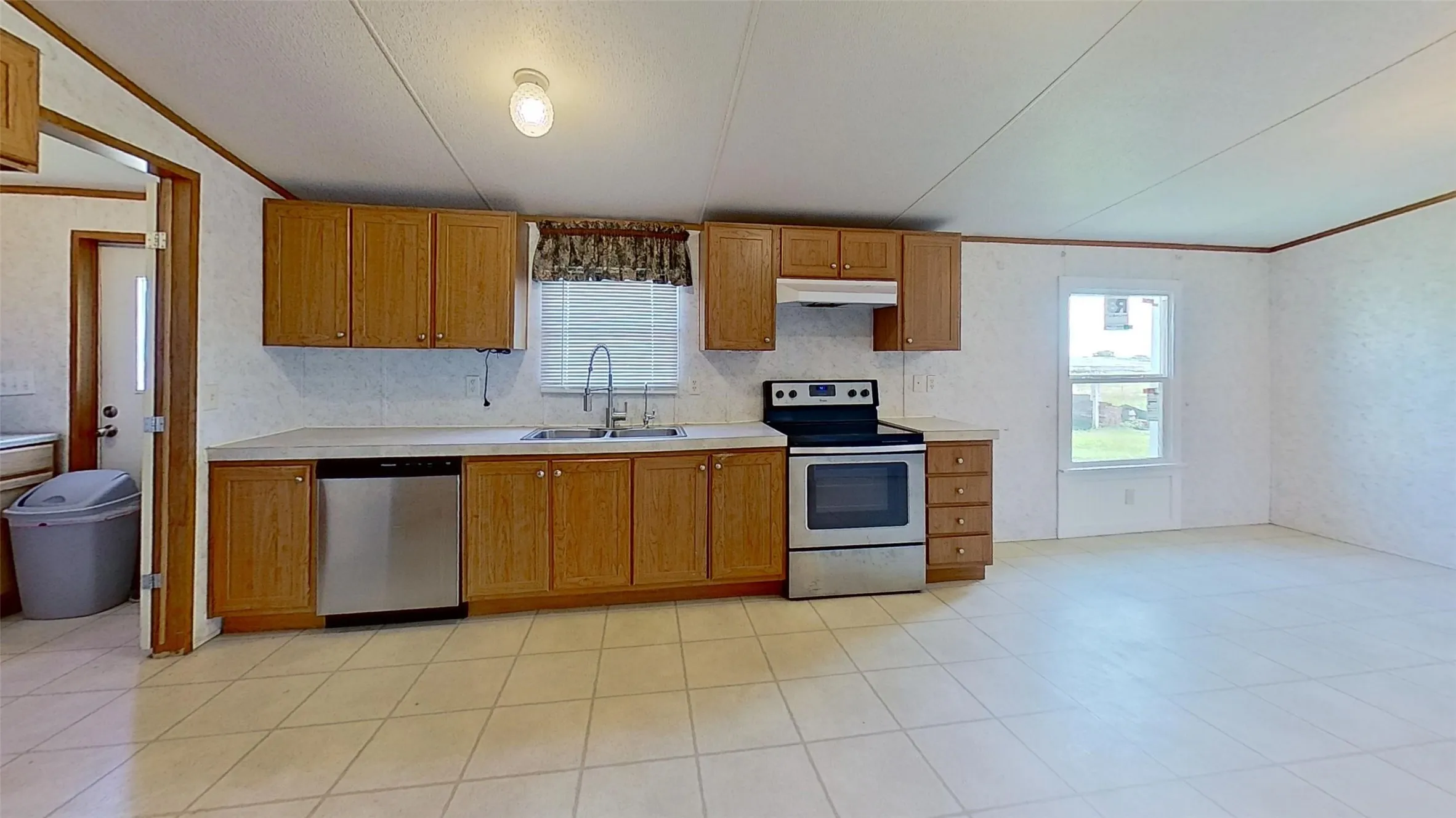 Mobile Home For Sale in Wise County , 441 Quail Chase Drive, Decatur, Texas 76234, 3 Bedroom, 2 Bathroom, Garage spaces, 1,456 Sqft, built in 2003, mls#21370189, Real Estate Agent in Decatur, Homes For Sale in Wise county, Homes For Sale in Decatur, Realtor in Decatur Texas, Real Estate Brokerage Independent Realty Texas, Luminita Cordes Realtor