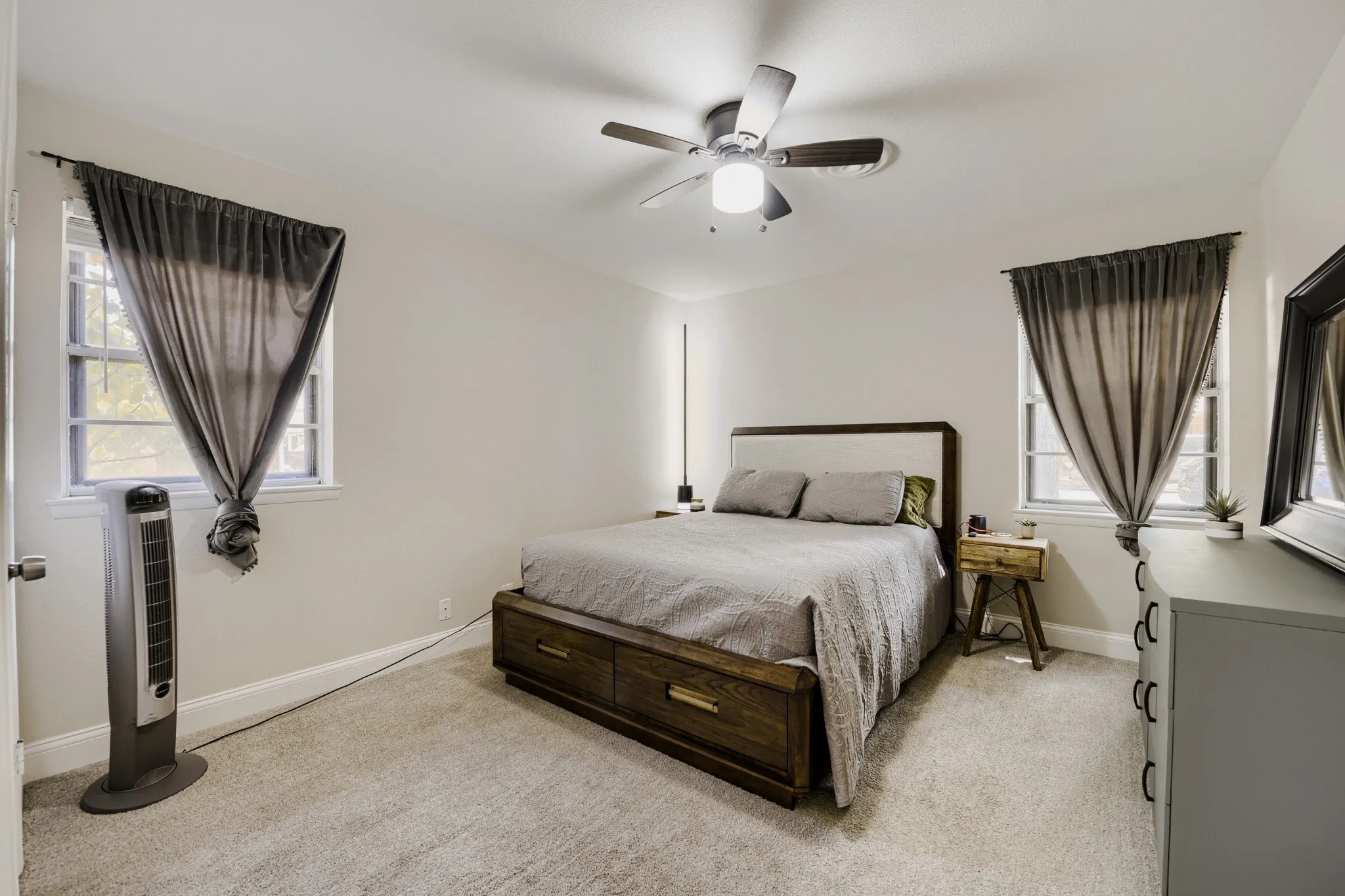 Single Family Residence For Sale in Denton County , 1300 Greenbriar Street, Denton, Texas 76201, 3 Bedroom, 2 Bathroom, 2 Garage spaces, 1,765 Sqft, built in 1968, mls#21373521, Real Estate Agent in Denton, Homes For Sale in Denton county, Homes For Sale in Denton, Realtor in Denton Texas, Real Estate Brokerage Independent Realty Texas, Luminita Cordes Realtor