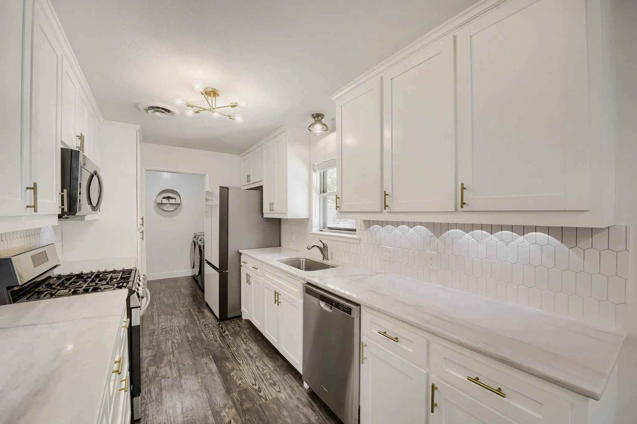 Single Family Residence For Sale in Denton County , 1300 Greenbriar Street, Denton, Texas 76201, 3 Bedroom, 2 Bathroom, 2 Garage spaces, 1,765 Sqft, built in 1968, mls#21373521, Real Estate Agent in Denton, Homes For Sale in Denton county, Homes For Sale in Denton, Realtor in Denton Texas, Real Estate Brokerage Independent Realty Texas, Luminita Cordes Realtor