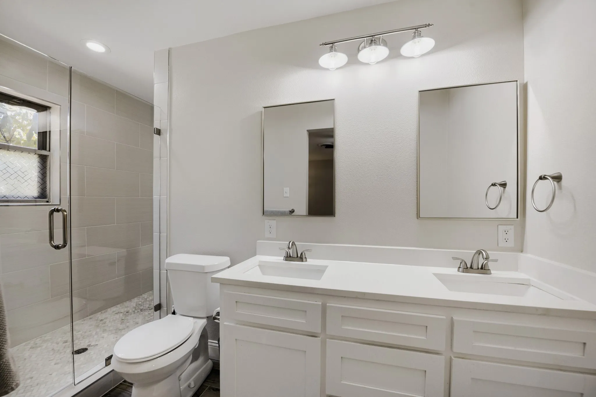 Single Family Residence For Sale in Denton County , 1300 Greenbriar Street, Denton, Texas 76201, 3 Bedroom, 2 Bathroom, 2 Garage spaces, 1,765 Sqft, built in 1968, mls#21373521, Real Estate Agent in Denton, Homes For Sale in Denton county, Homes For Sale in Denton, Realtor in Denton Texas, Real Estate Brokerage Independent Realty Texas, Luminita Cordes Realtor