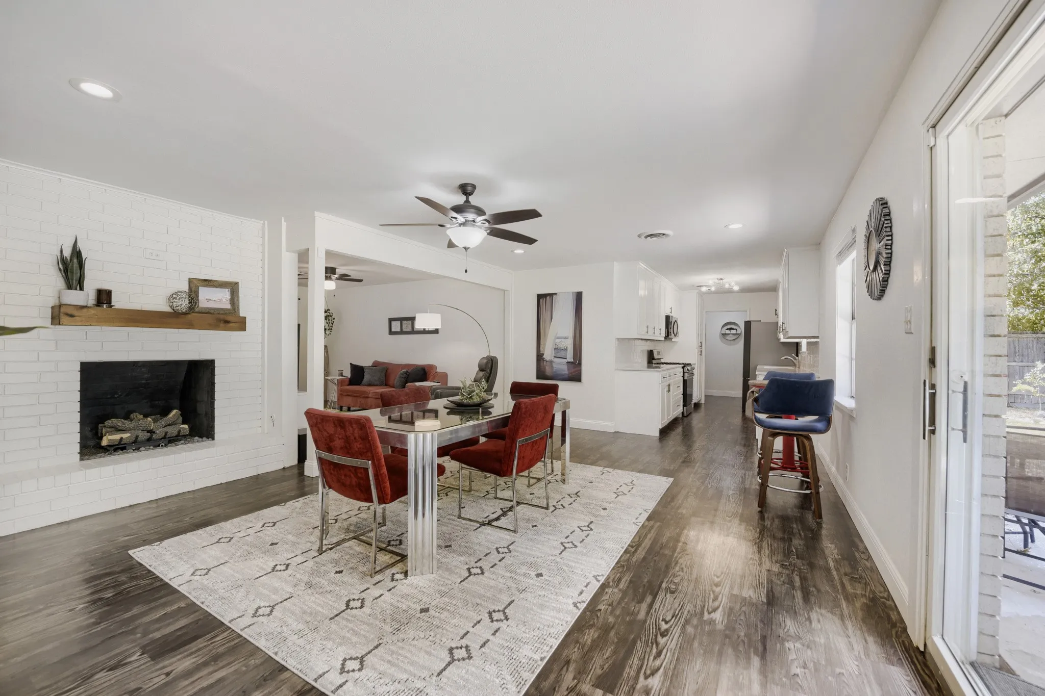 Single Family Residence For Sale in Denton County , 1300 Greenbriar Street, Denton, Texas 76201, 3 Bedroom, 2 Bathroom, 2 Garage spaces, 1,765 Sqft, built in 1968, mls#21373521, Real Estate Agent in Denton, Homes For Sale in Denton county, Homes For Sale in Denton, Realtor in Denton Texas, Real Estate Brokerage Independent Realty Texas, Luminita Cordes Realtor