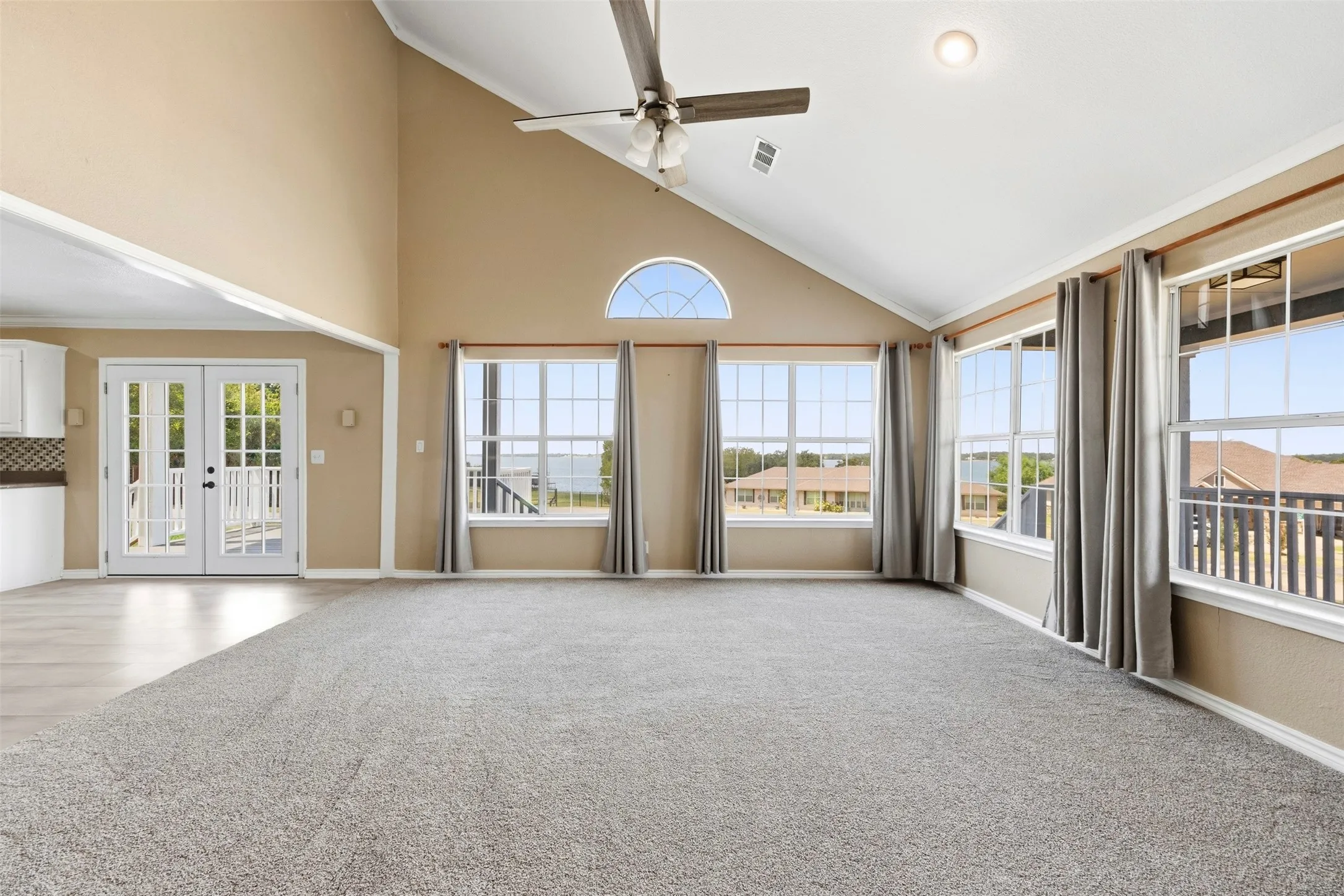 Single Family Residence For Sale in Navarro County , 718 County Road 3121, Corsicana, Texas 75109, 4 Bedroom, 4 Bathroom, 2 Garage spaces, 2,080 Sqft, built in 1998, mls#21370345, Real Estate Agent in Corsicana, Homes For Sale in Navarro county, Homes For Sale in Corsicana, Realtor in Corsicana Texas, Real Estate Brokerage Independent Realty Texas, Luminita Cordes Realtor
