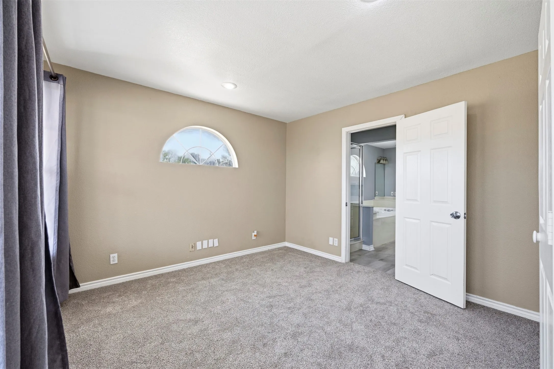 Single Family Residence For Sale in Navarro County , 718 County Road 3121, Corsicana, Texas 75109, 4 Bedroom, 4 Bathroom, 2 Garage spaces, 2,080 Sqft, built in 1998, mls#21370345, Real Estate Agent in Corsicana, Homes For Sale in Navarro county, Homes For Sale in Corsicana, Realtor in Corsicana Texas, Real Estate Brokerage Independent Realty Texas, Luminita Cordes Realtor