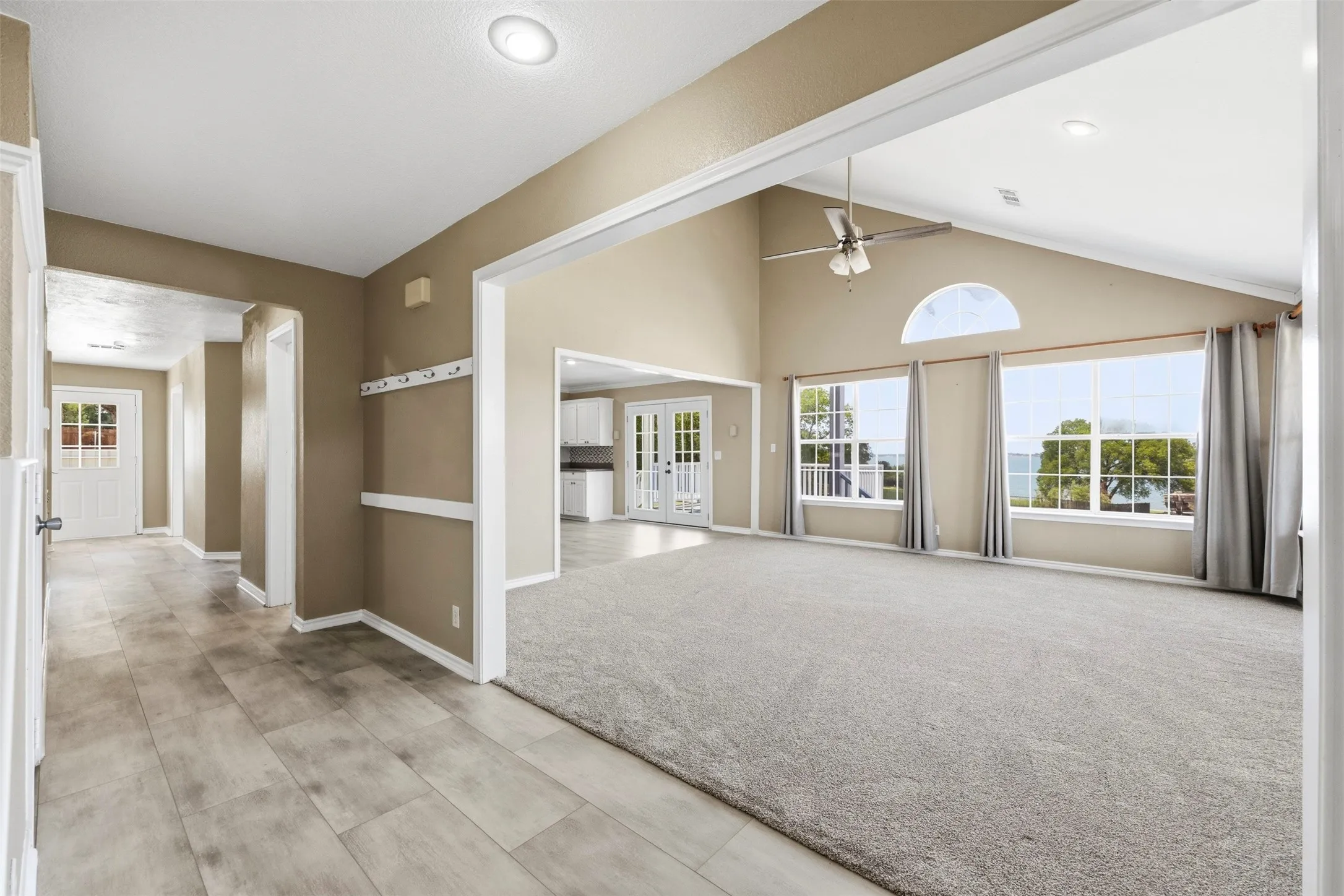 Single Family Residence For Sale in Navarro County , 718 County Road 3121, Corsicana, Texas 75109, 4 Bedroom, 4 Bathroom, 2 Garage spaces, 2,080 Sqft, built in 1998, mls#21370345, Real Estate Agent in Corsicana, Homes For Sale in Navarro county, Homes For Sale in Corsicana, Realtor in Corsicana Texas, Real Estate Brokerage Independent Realty Texas, Luminita Cordes Realtor