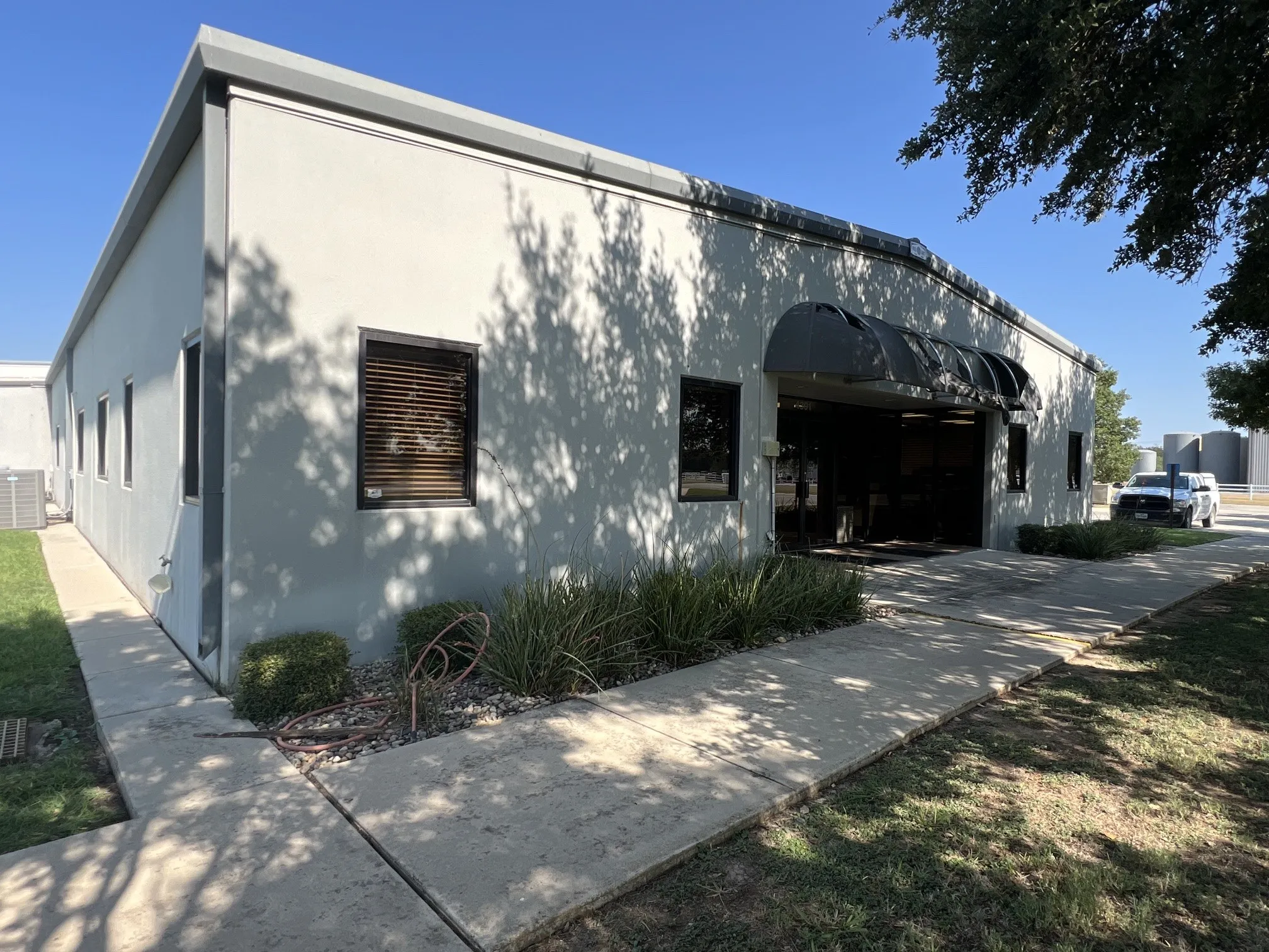 Office For Rent in Brown County , 4301 Danhil Drive, Brownwood, Texas 76801, 0, 0, Garage spaces, 0 Sqft, built in 1998, mls#21371469, Real Estate Agent in Brownwood, Homes For Rent in Brown county, Homes For Rent in Brownwood, Realtor in Brownwood Texas, Real Estate Brokerage Independent Realty Texas, Luminita Cordes Realtor