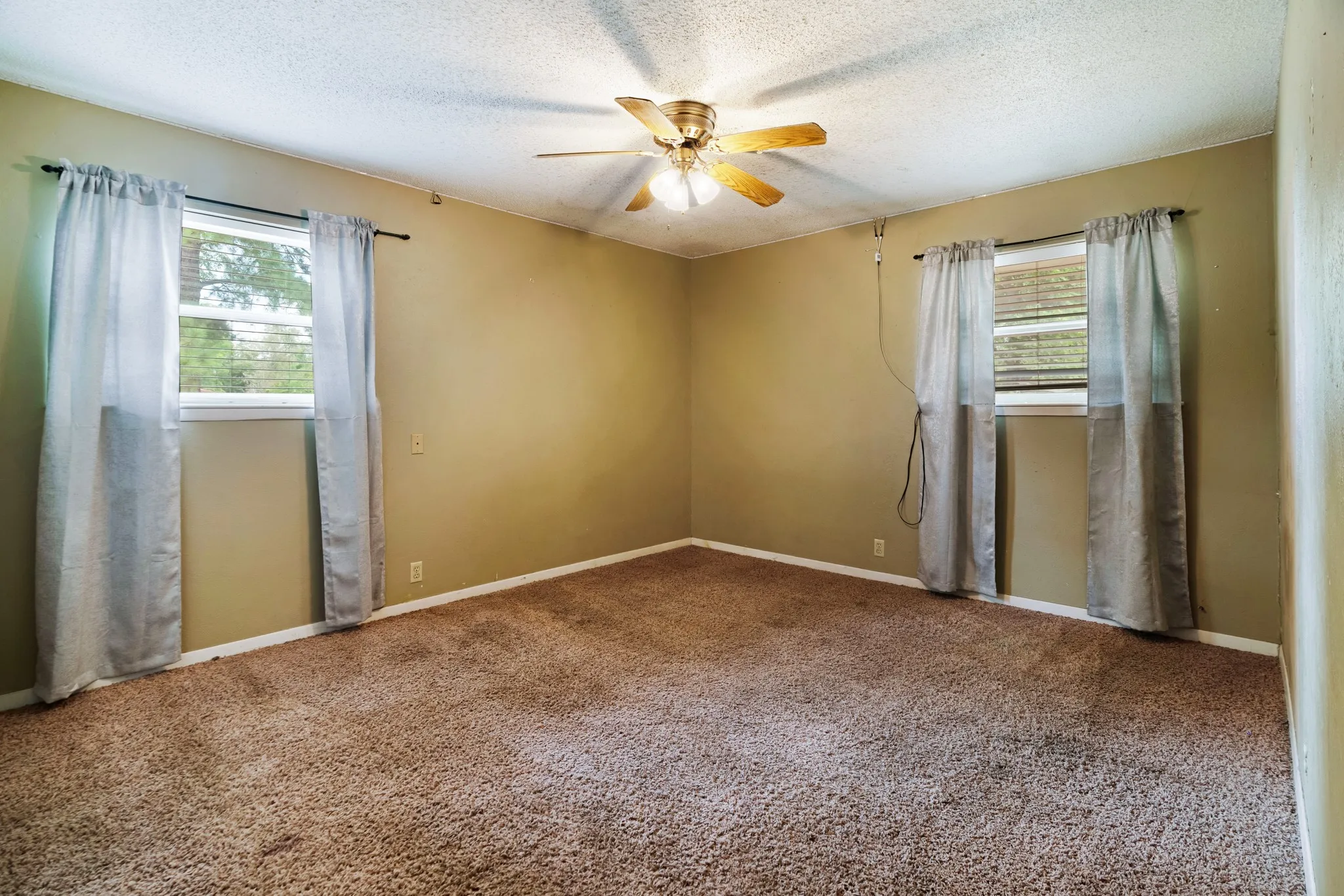 Single Family Residence For Sale in Red River (TX) County , 165 E Bennett Street, Detroit, Texas 75436, 3 Bedroom, 2 Bathroom, 3 Garage spaces, 1,700 Sqft, built in 1971, mls#21369843, Real Estate Agent in Detroit, Homes For Sale in Red River (TX) county, Homes For Sale in Detroit, Realtor in Detroit Texas, Real Estate Brokerage Independent Realty Texas, Luminita Cordes Realtor