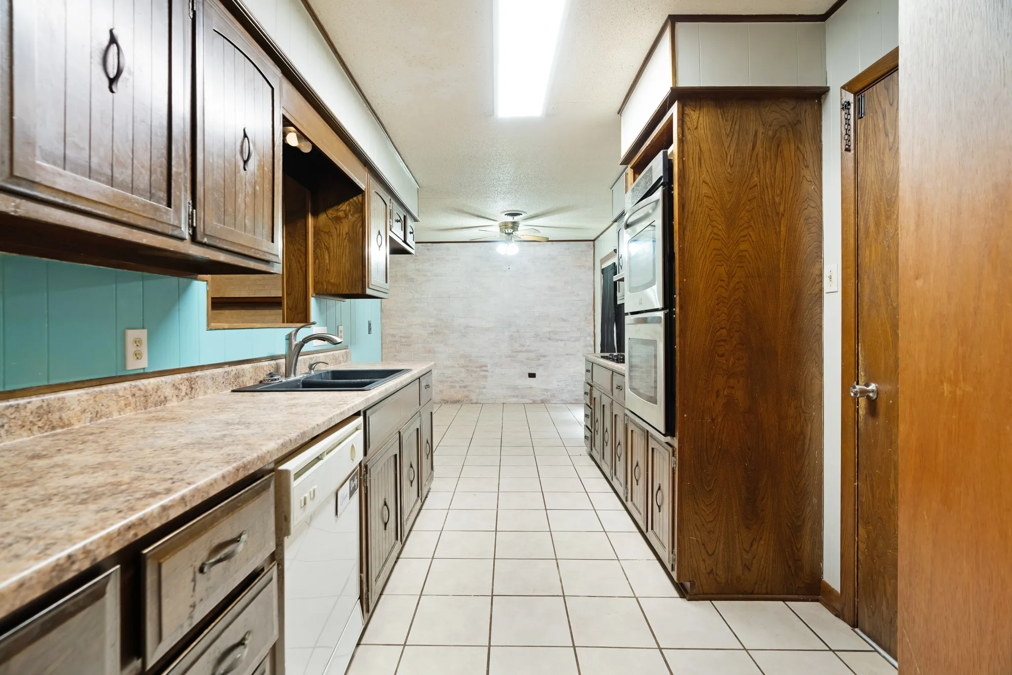 Single Family Residence For Sale in Red River (TX) County , 165 E Bennett Street, Detroit, Texas 75436, 3 Bedroom, 2 Bathroom, 3 Garage spaces, 1,700 Sqft, built in 1971, mls#21369843, Real Estate Agent in Detroit, Homes For Sale in Red River (TX) county, Homes For Sale in Detroit, Realtor in Detroit Texas, Real Estate Brokerage Independent Realty Texas, Luminita Cordes Realtor