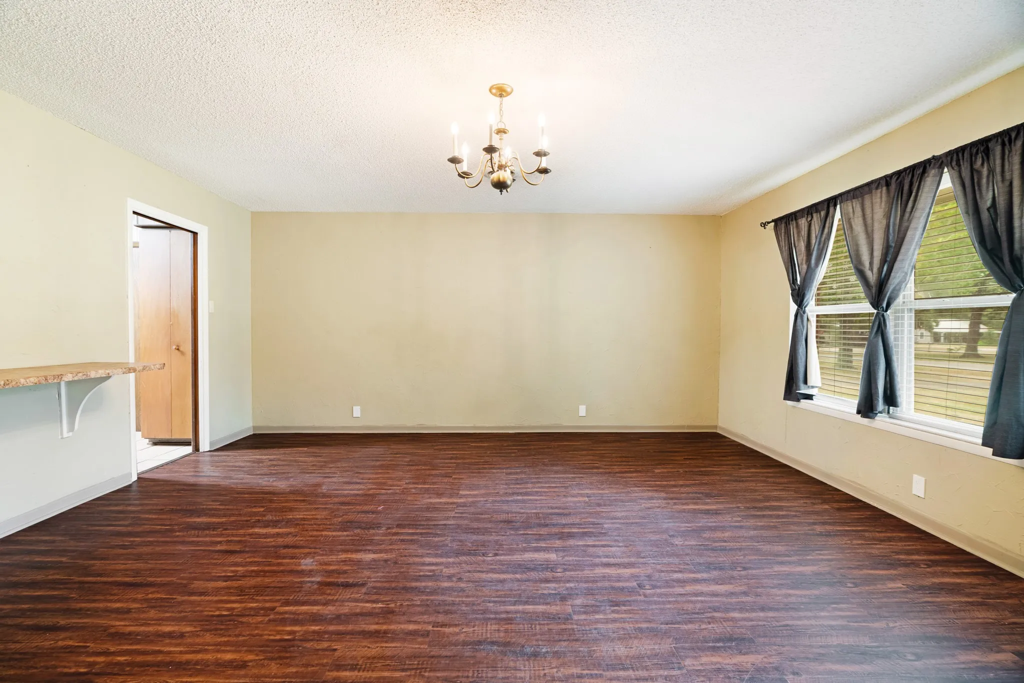 Single Family Residence For Sale in Red River (TX) County , 165 E Bennett Street, Detroit, Texas 75436, 3 Bedroom, 2 Bathroom, 3 Garage spaces, 1,700 Sqft, built in 1971, mls#21369843, Real Estate Agent in Detroit, Homes For Sale in Red River (TX) county, Homes For Sale in Detroit, Realtor in Detroit Texas, Real Estate Brokerage Independent Realty Texas, Luminita Cordes Realtor