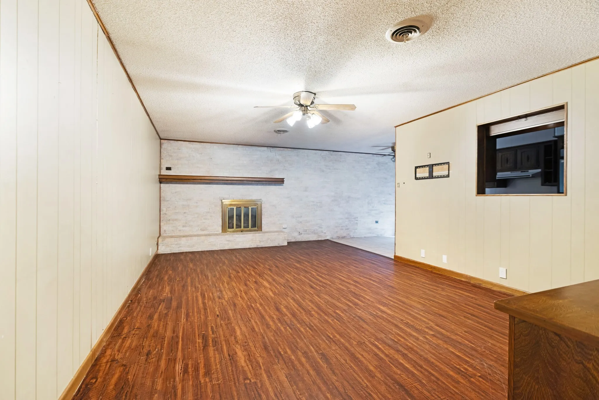 Single Family Residence For Sale in Red River (TX) County , 165 E Bennett Street, Detroit, Texas 75436, 3 Bedroom, 2 Bathroom, 3 Garage spaces, 1,700 Sqft, built in 1971, mls#21369843, Real Estate Agent in Detroit, Homes For Sale in Red River (TX) county, Homes For Sale in Detroit, Realtor in Detroit Texas, Real Estate Brokerage Independent Realty Texas, Luminita Cordes Realtor