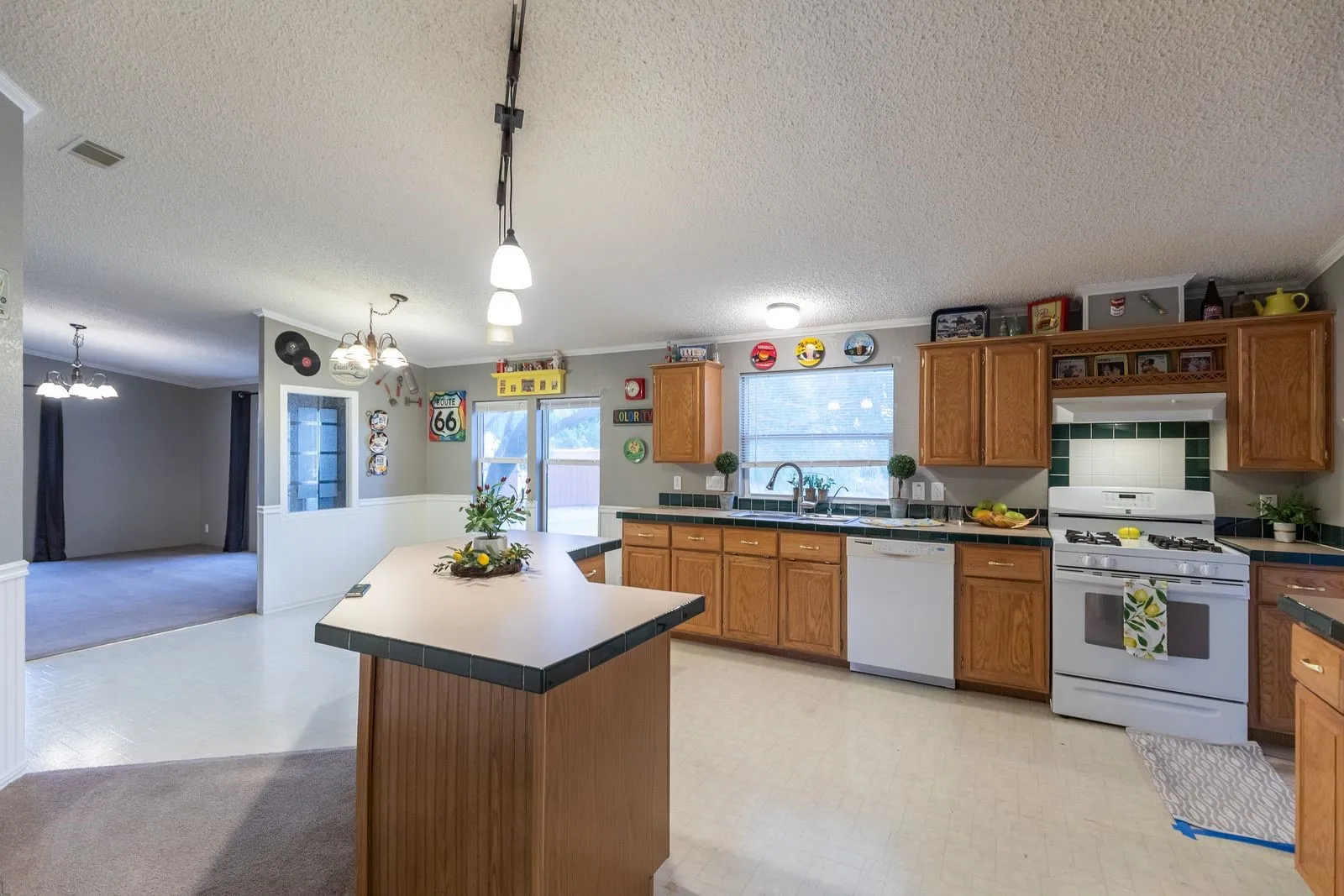 Manufactured Home For Sale in Callahan County , 585 County Road 113, Clyde, Texas 79510, 4 Bedroom, 3 Bathroom, Garage spaces, 2,400 Sqft, built in 2000, mls#21373639, Real Estate Agent in Clyde, Homes For Sale in Callahan county, Homes For Sale in Clyde, Realtor in Clyde Texas, Real Estate Brokerage Independent Realty Texas, Luminita Cordes Realtor