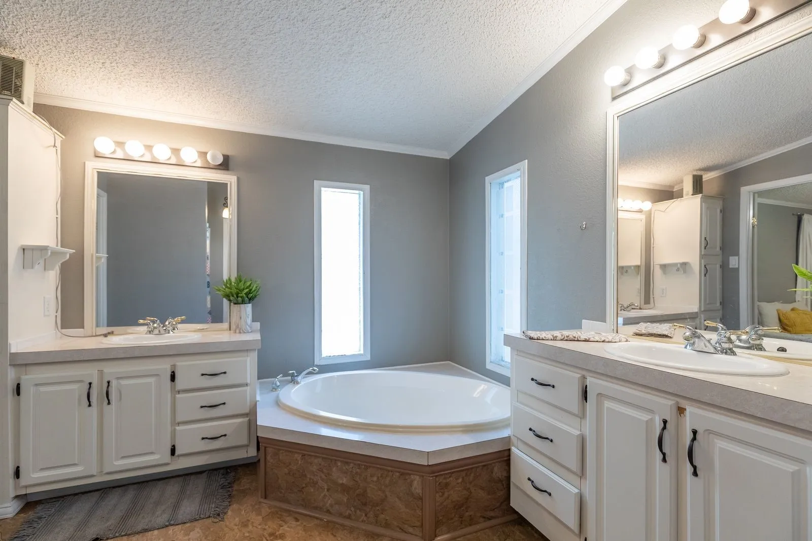 Manufactured Home For Sale in Callahan County , 585 County Road 113, Clyde, Texas 79510, 4 Bedroom, 3 Bathroom, Garage spaces, 2,400 Sqft, built in 2000, mls#21373639, Real Estate Agent in Clyde, Homes For Sale in Callahan county, Homes For Sale in Clyde, Realtor in Clyde Texas, Real Estate Brokerage Independent Realty Texas, Luminita Cordes Realtor