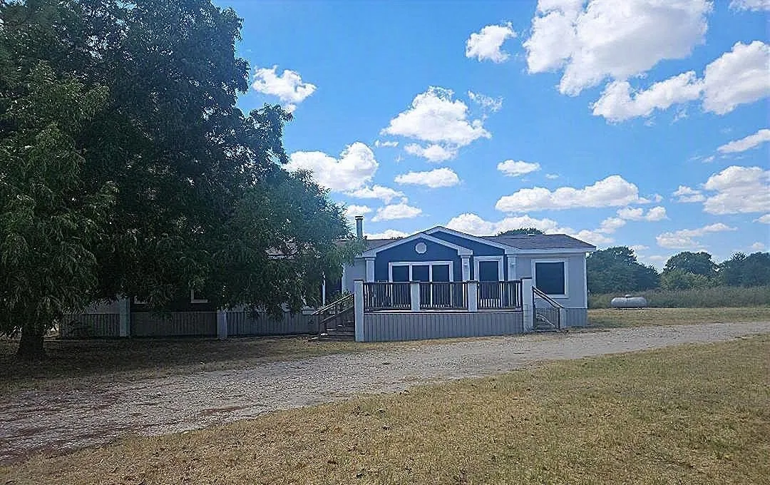 Manufactured Home For Sale in Callahan County , 585 County Road 113, Clyde, Texas 79510, 4 Bedroom, 3 Bathroom, Garage spaces, 2,400 Sqft, built in 2000, mls#21373639, Real Estate Agent in Clyde, Homes For Sale in Callahan county, Homes For Sale in Clyde, Realtor in Clyde Texas, Real Estate Brokerage Independent Realty Texas, Luminita Cordes Realtor