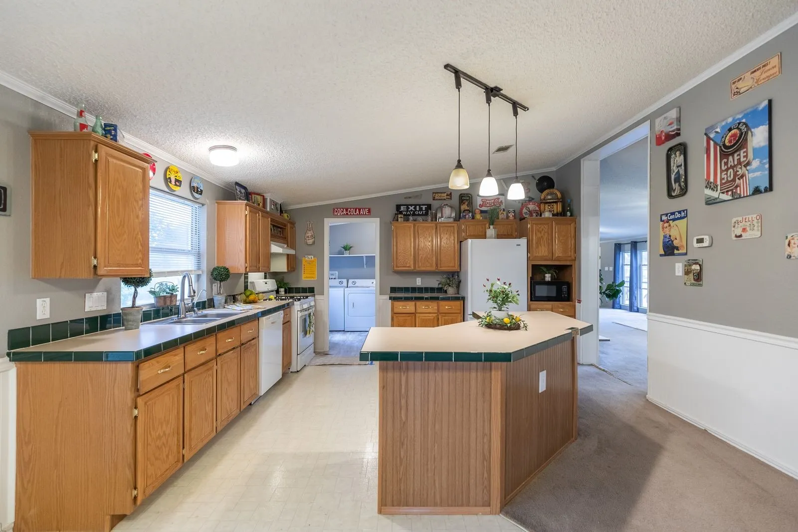 Manufactured Home For Sale in Callahan County , 585 County Road 113, Clyde, Texas 79510, 4 Bedroom, 3 Bathroom, Garage spaces, 2,400 Sqft, built in 2000, mls#21373639, Real Estate Agent in Clyde, Homes For Sale in Callahan county, Homes For Sale in Clyde, Realtor in Clyde Texas, Real Estate Brokerage Independent Realty Texas, Luminita Cordes Realtor