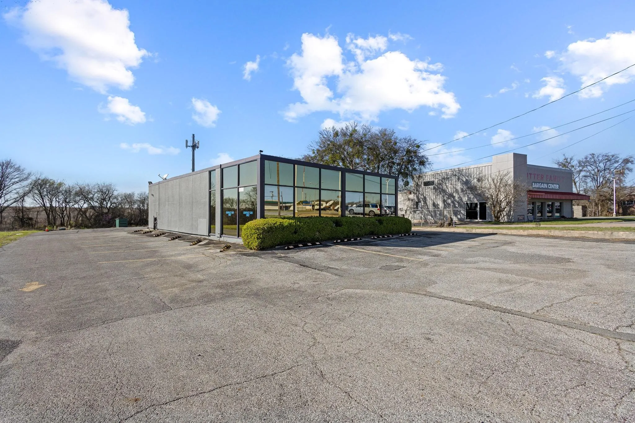 Office For Sale in Grayson County , 4020 Texoma Parkway, Sherman, Texas 75090, 0, 0, Garage spaces, 0 Sqft, built in 1980, mls#21373125, Real Estate Agent in Sherman, Homes For Sale in Grayson county, Homes For Sale in Sherman, Realtor in Sherman Texas, Real Estate Brokerage Independent Realty Texas, Luminita Cordes Realtor