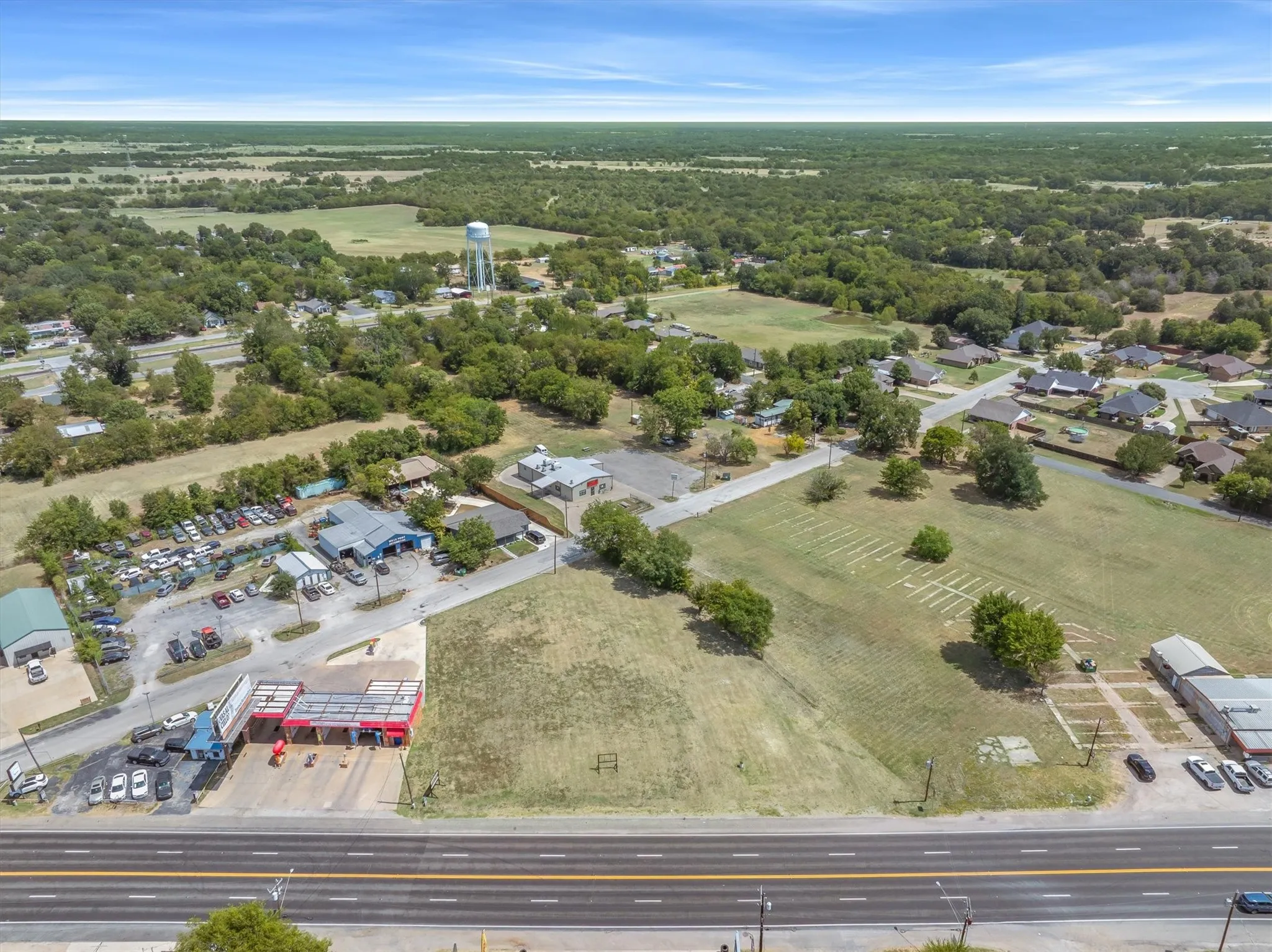Retail For Sale in Van Zandt County , 731 Houston Street, Wills Point, Texas 75169, 0, 0, Garage spaces, 0 Sqft, built in 0, mls#21364317, Real Estate Agent in Wills Point, Homes For Sale in Van Zandt county, Homes For Sale in Wills Point, Realtor in Wills Point Texas, Real Estate Brokerage Independent Realty Texas, Luminita Cordes Realtor