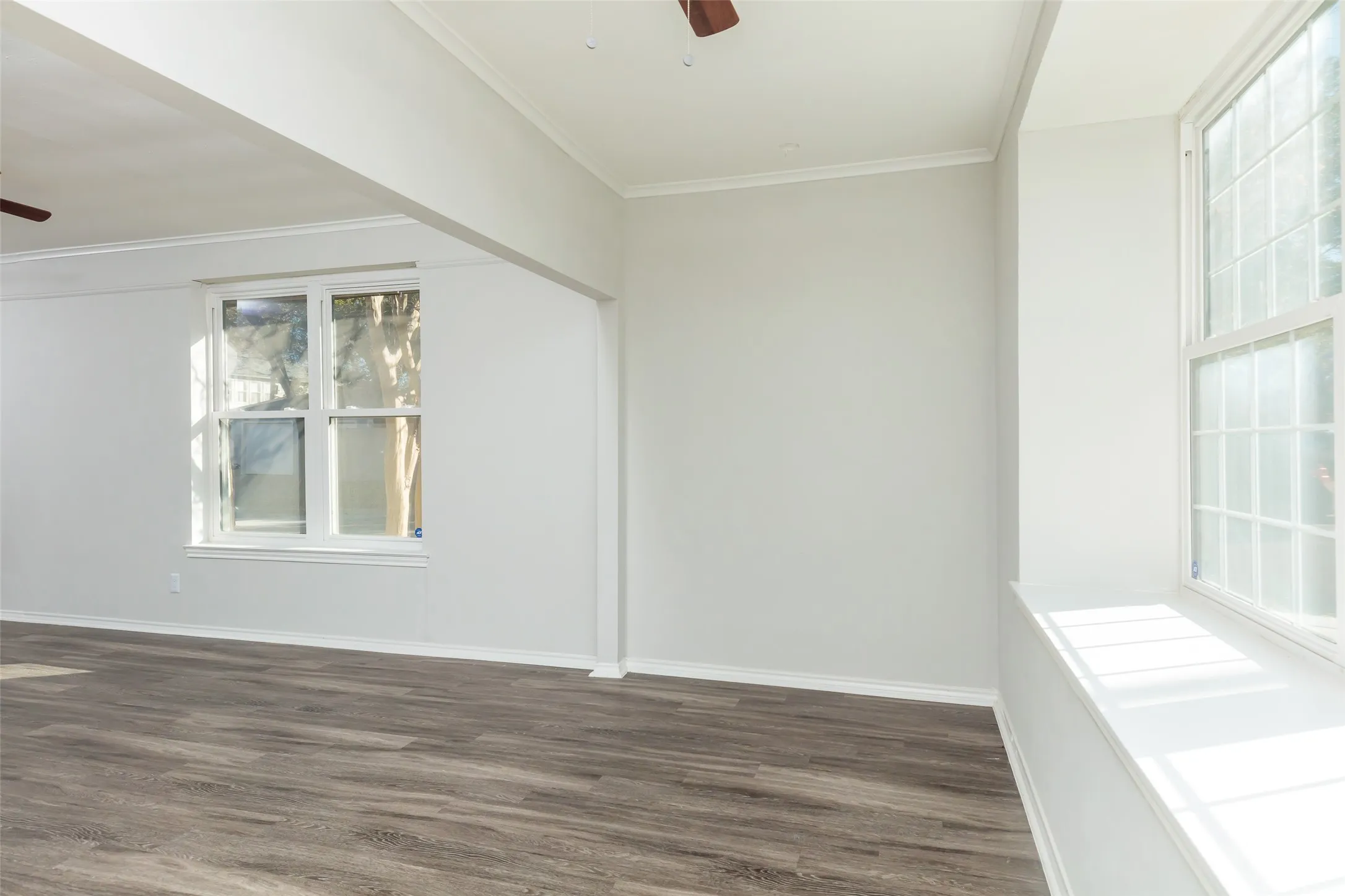 Duplex For Rent in Tarrant County , 5700 Pershing Avenue, Fort Worth, Texas 76107, 2 Bedroom, 1 Bathroom, 1 Garage spaces, 1,175 Sqft, built in 1960, mls#21373647, Real Estate Agent in Fort Worth, Homes For Rent in Tarrant county, Homes For Rent in Fort Worth, Realtor in Fort Worth Texas, Real Estate Brokerage Independent Realty Texas, Luminita Cordes Realtor