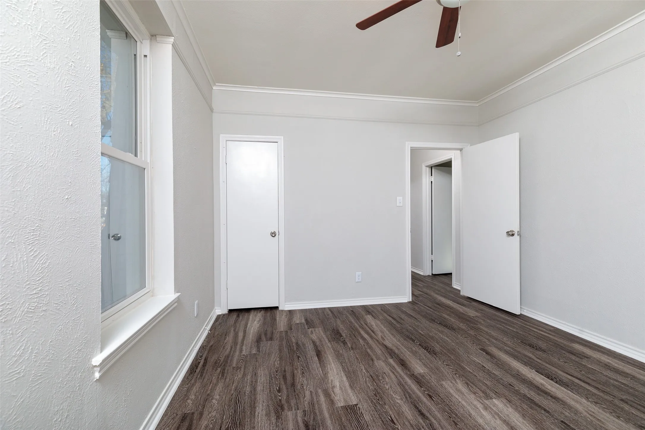 Duplex For Rent in Tarrant County , 5700 Pershing Avenue, Fort Worth, Texas 76107, 2 Bedroom, 1 Bathroom, 1 Garage spaces, 1,175 Sqft, built in 1960, mls#21373647, Real Estate Agent in Fort Worth, Homes For Rent in Tarrant county, Homes For Rent in Fort Worth, Realtor in Fort Worth Texas, Real Estate Brokerage Independent Realty Texas, Luminita Cordes Realtor