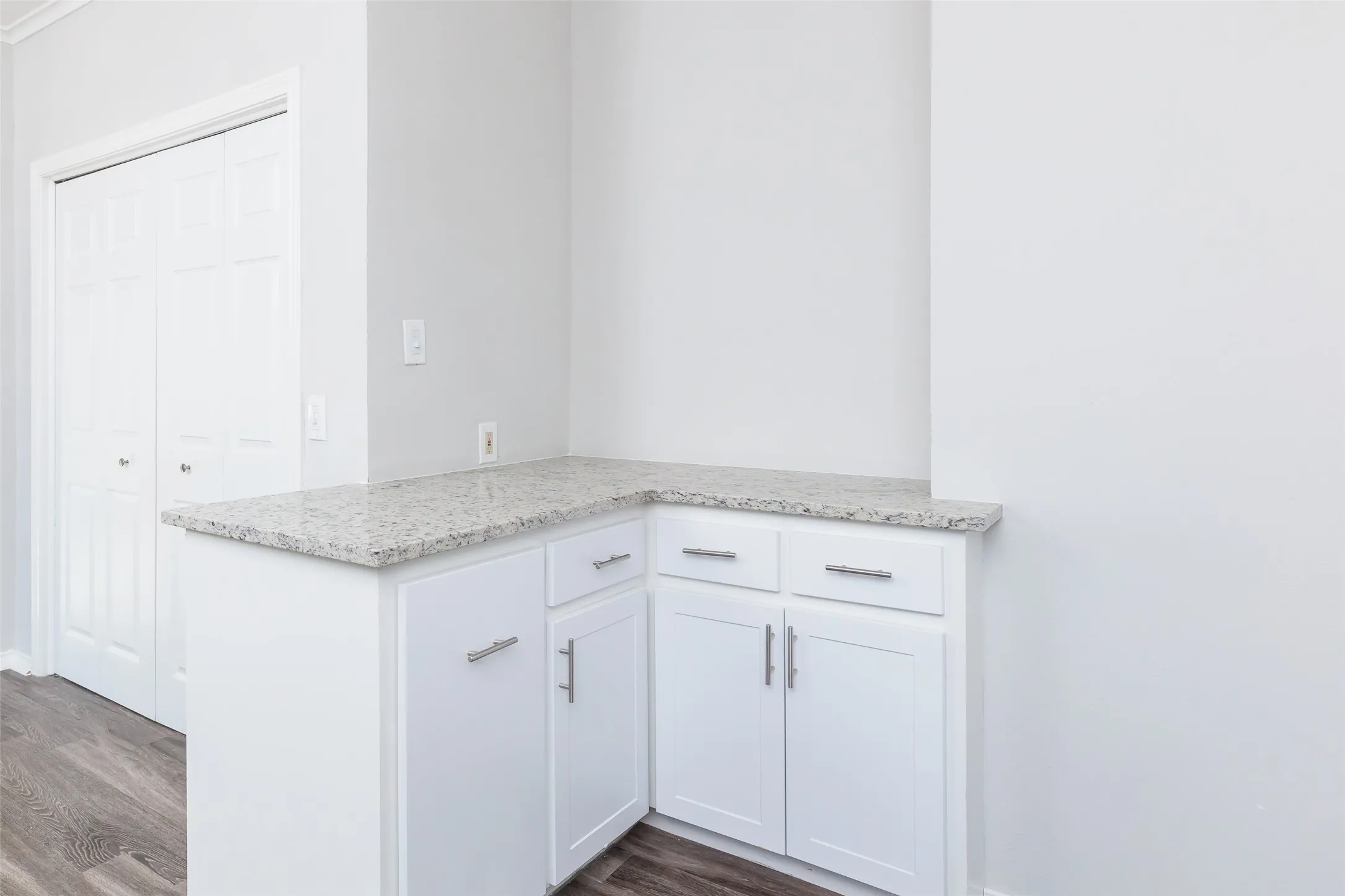 Duplex For Rent in Tarrant County , 5700 Pershing Avenue, Fort Worth, Texas 76107, 2 Bedroom, 1 Bathroom, 1 Garage spaces, 1,175 Sqft, built in 1960, mls#21373647, Real Estate Agent in Fort Worth, Homes For Rent in Tarrant county, Homes For Rent in Fort Worth, Realtor in Fort Worth Texas, Real Estate Brokerage Independent Realty Texas, Luminita Cordes Realtor