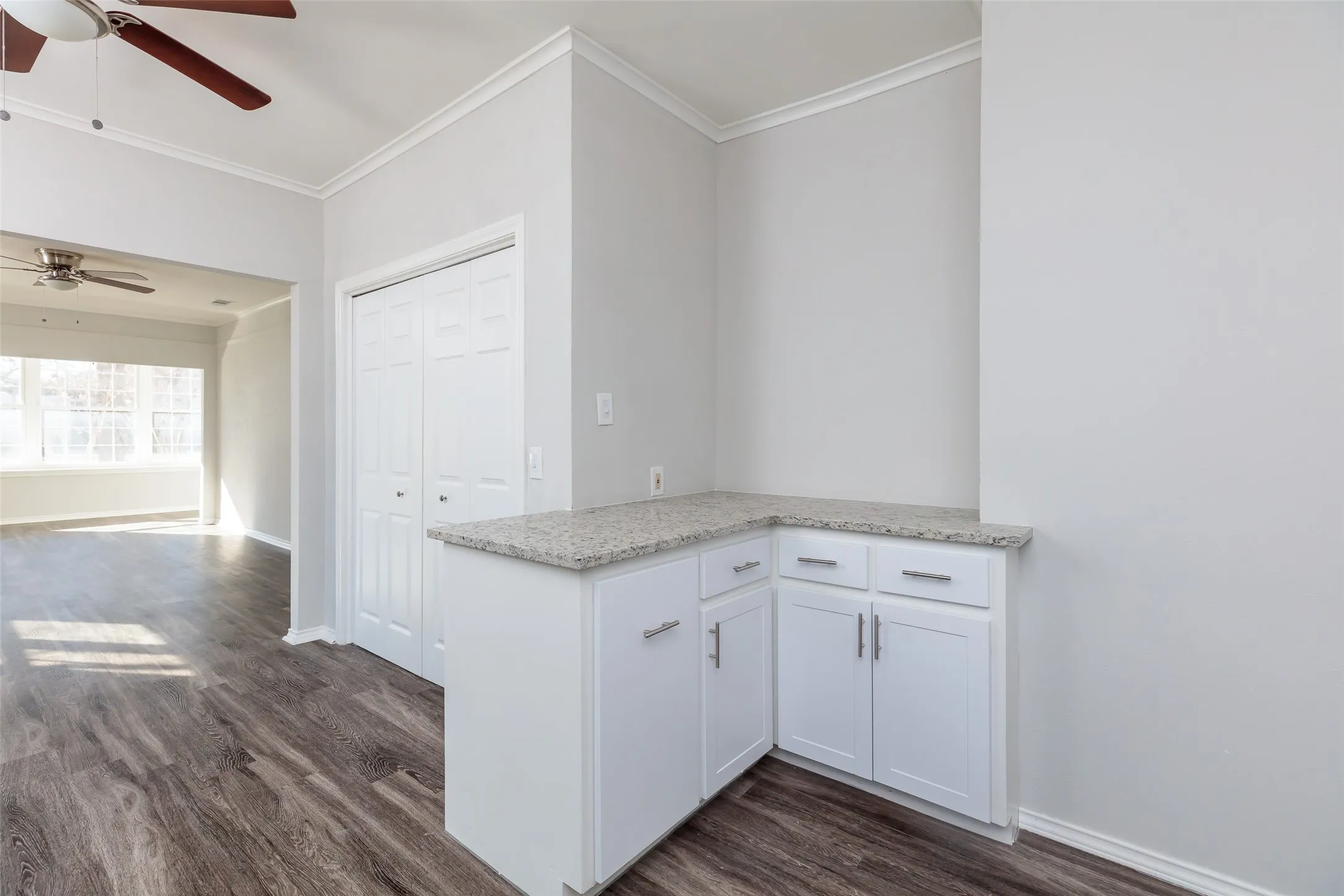 Duplex For Rent in Tarrant County , 5700 Pershing Avenue, Fort Worth, Texas 76107, 2 Bedroom, 1 Bathroom, 1 Garage spaces, 1,175 Sqft, built in 1960, mls#21373647, Real Estate Agent in Fort Worth, Homes For Rent in Tarrant county, Homes For Rent in Fort Worth, Realtor in Fort Worth Texas, Real Estate Brokerage Independent Realty Texas, Luminita Cordes Realtor