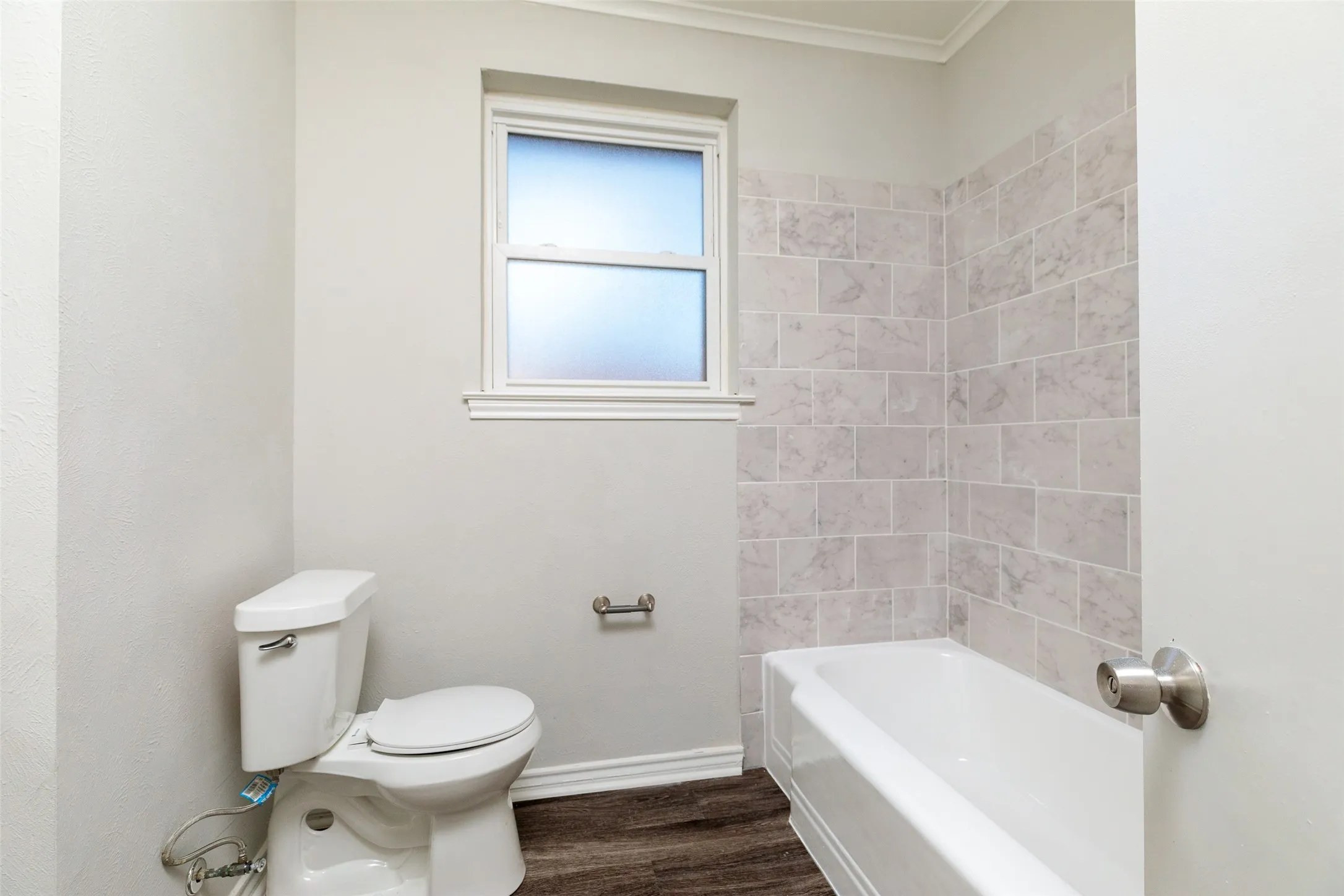 Duplex For Rent in Tarrant County , 5700 Pershing Avenue, Fort Worth, Texas 76107, 2 Bedroom, 1 Bathroom, 1 Garage spaces, 1,175 Sqft, built in 1960, mls#21373647, Real Estate Agent in Fort Worth, Homes For Rent in Tarrant county, Homes For Rent in Fort Worth, Realtor in Fort Worth Texas, Real Estate Brokerage Independent Realty Texas, Luminita Cordes Realtor
