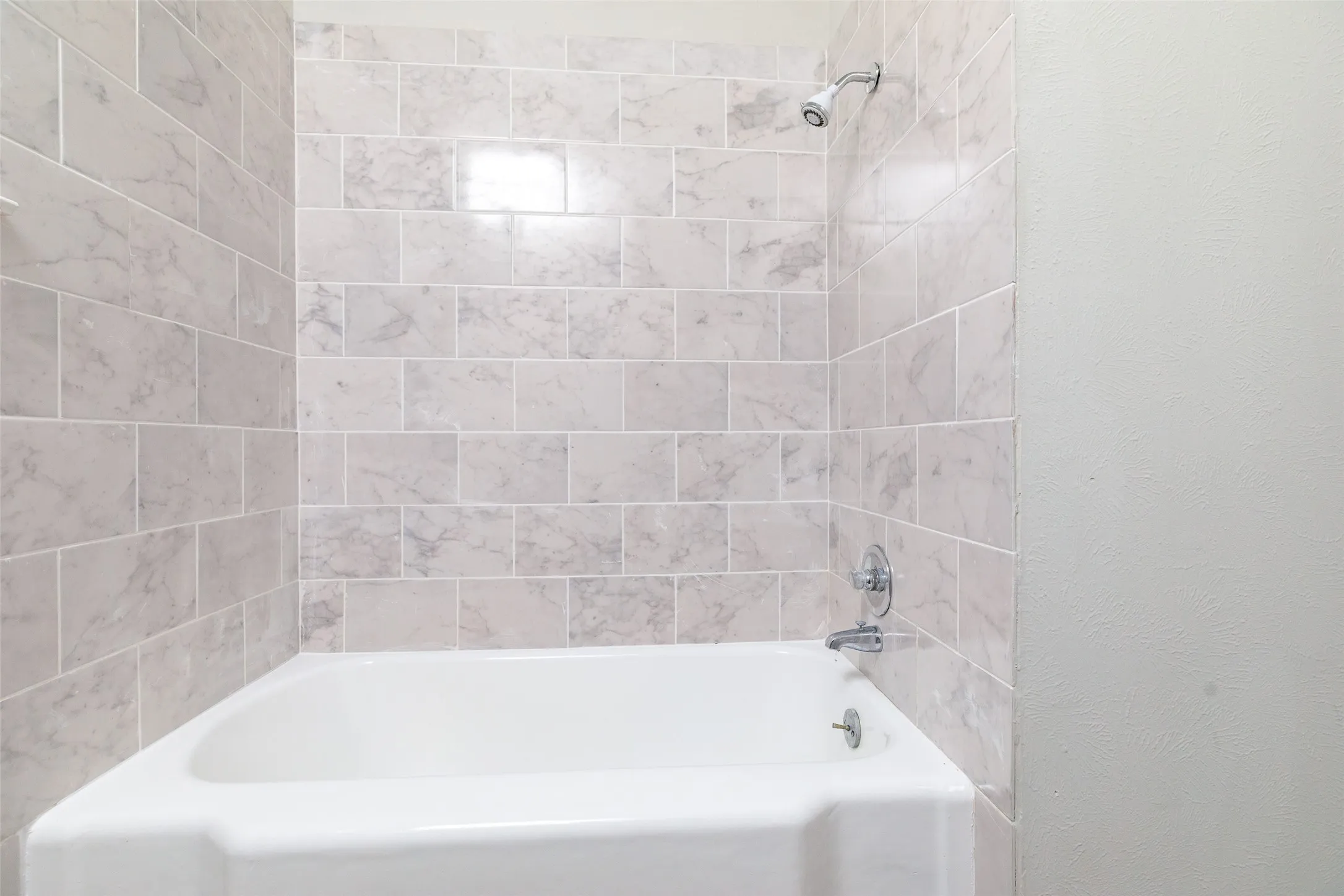Duplex For Rent in Tarrant County , 5700 Pershing Avenue, Fort Worth, Texas 76107, 2 Bedroom, 1 Bathroom, 1 Garage spaces, 1,175 Sqft, built in 1960, mls#21373647, Real Estate Agent in Fort Worth, Homes For Rent in Tarrant county, Homes For Rent in Fort Worth, Realtor in Fort Worth Texas, Real Estate Brokerage Independent Realty Texas, Luminita Cordes Realtor