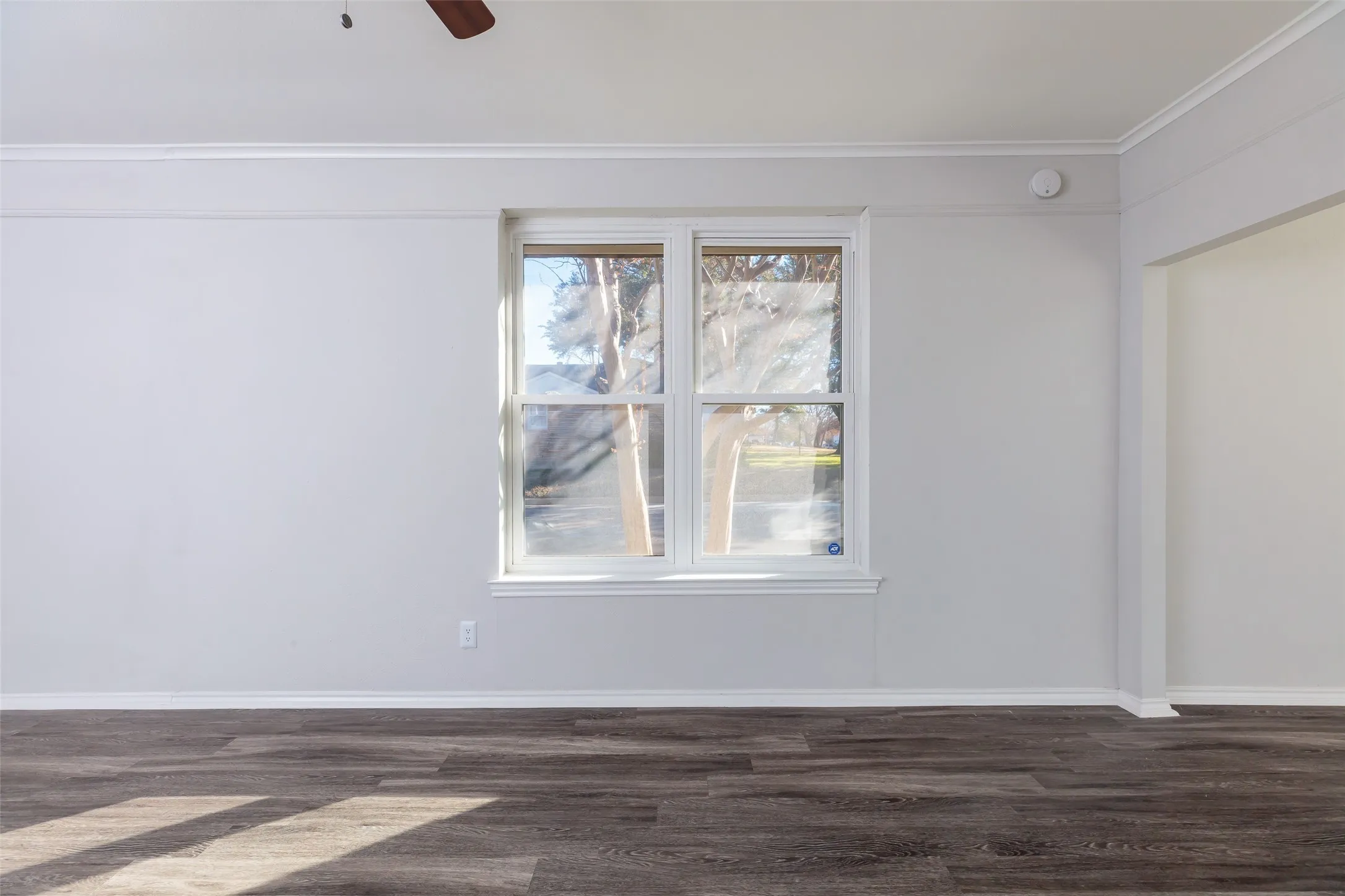 Duplex For Rent in Tarrant County , 5700 Pershing Avenue, Fort Worth, Texas 76107, 2 Bedroom, 1 Bathroom, 1 Garage spaces, 1,175 Sqft, built in 1960, mls#21373647, Real Estate Agent in Fort Worth, Homes For Rent in Tarrant county, Homes For Rent in Fort Worth, Realtor in Fort Worth Texas, Real Estate Brokerage Independent Realty Texas, Luminita Cordes Realtor