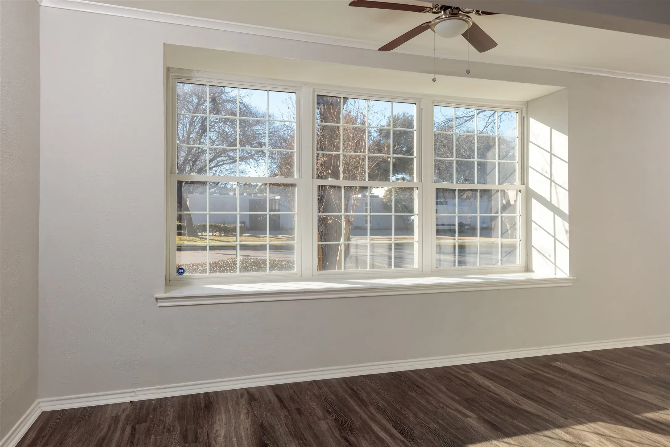 Duplex For Rent in Tarrant County , 5700 Pershing Avenue, Fort Worth, Texas 76107, 2 Bedroom, 1 Bathroom, 1 Garage spaces, 1,175 Sqft, built in 1960, mls#21373647, Real Estate Agent in Fort Worth, Homes For Rent in Tarrant county, Homes For Rent in Fort Worth, Realtor in Fort Worth Texas, Real Estate Brokerage Independent Realty Texas, Luminita Cordes Realtor
