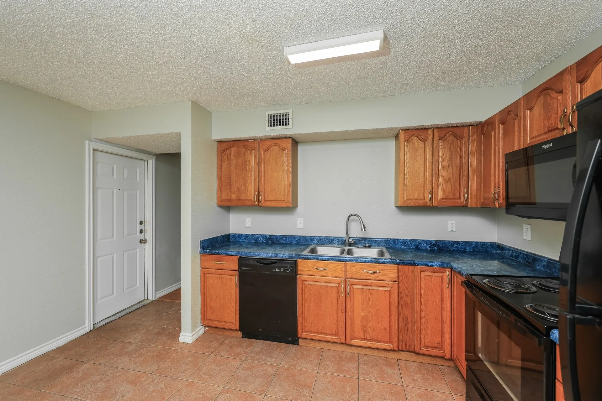 Single Family Residence For Rent in Kaufman County , 609 E Buffalo Street, Forney, Texas 75126, 3 Bedroom, 2 Bathroom, 1 Garage spaces, 1,091 Sqft, built in 1993, mls#21373650, Real Estate Agent in Forney, Homes For Rent in Kaufman county, Homes For Rent in Forney, Realtor in Forney Texas, Real Estate Brokerage Independent Realty Texas, Luminita Cordes Realtor